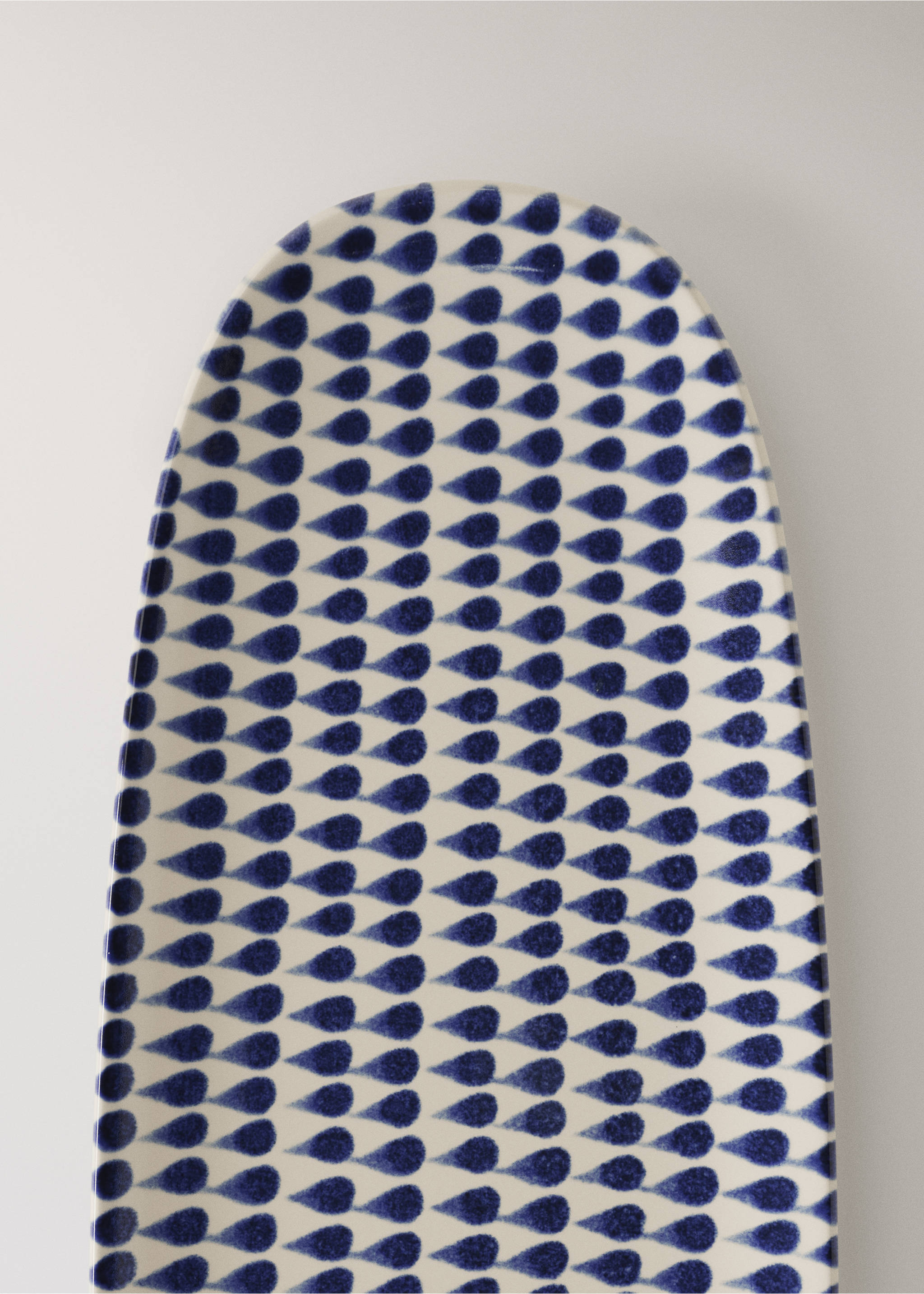 Large printed oval stoneware platter - Details of the article 2, Night Blue. Ref: 37043312-00.