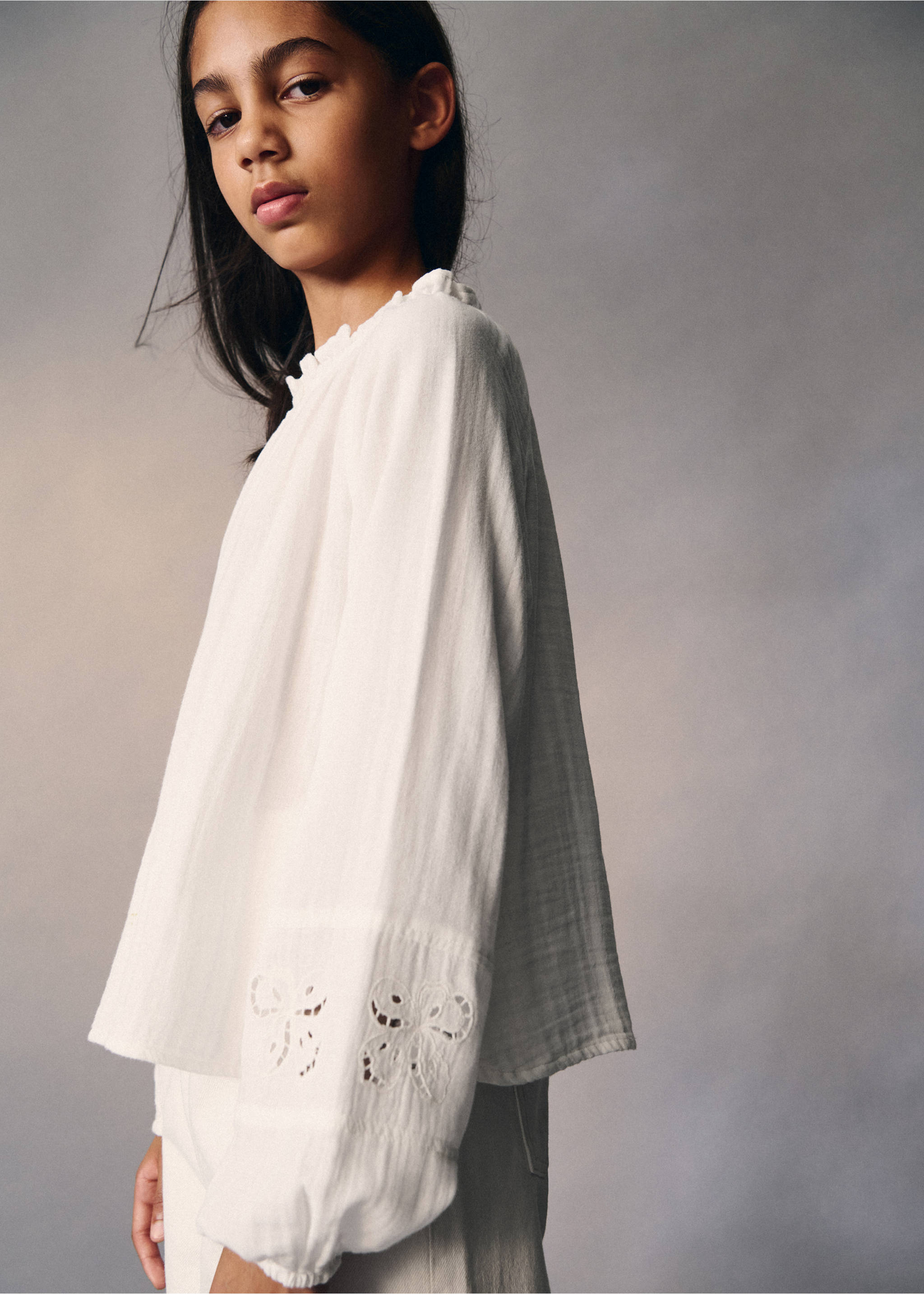Cotton blouse with broderie anglaise embroidery - Details of the article 6, White. Ref: 37043315-00.