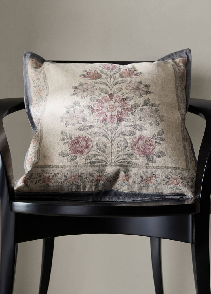 Floral linen-cotton blend cushion cover, 50x50 cm — Pink