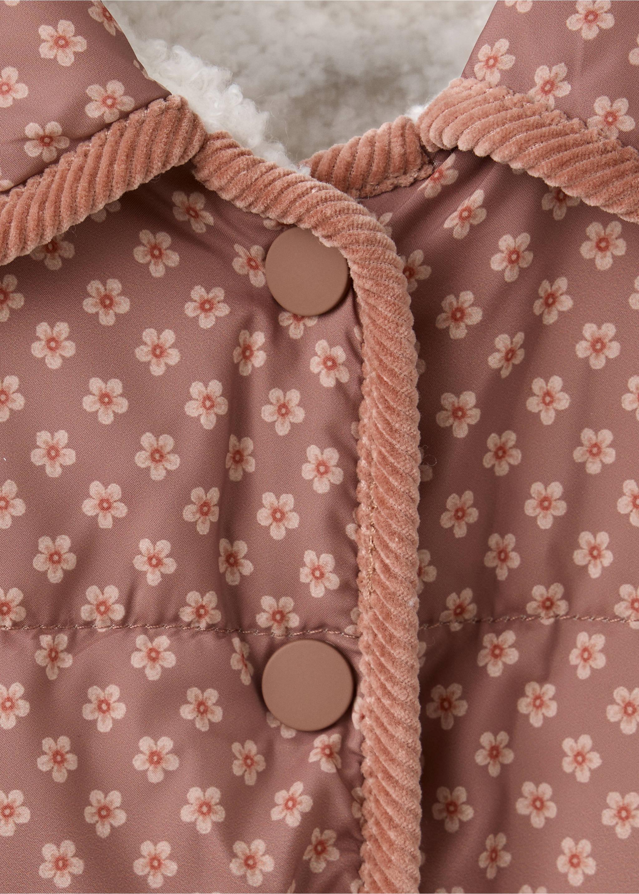 Anorak rose - Details of the article 8, Pink. Ref: 37043857-00.