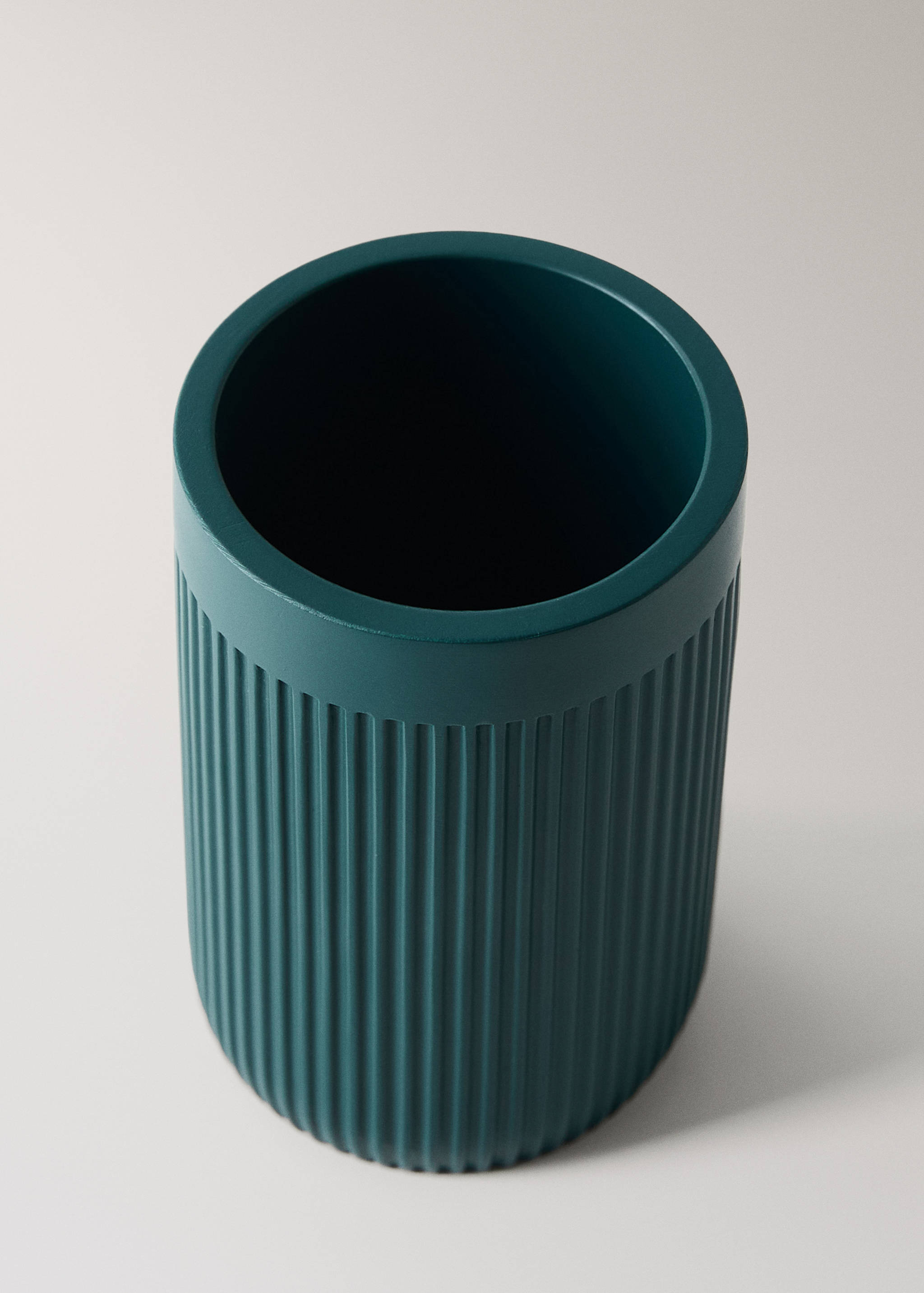 Striped resin toothbrush tumbler - Details of the article 1