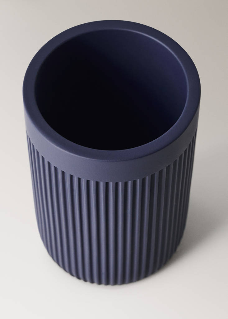 Striped resin toothbrush tumbler — Blue
