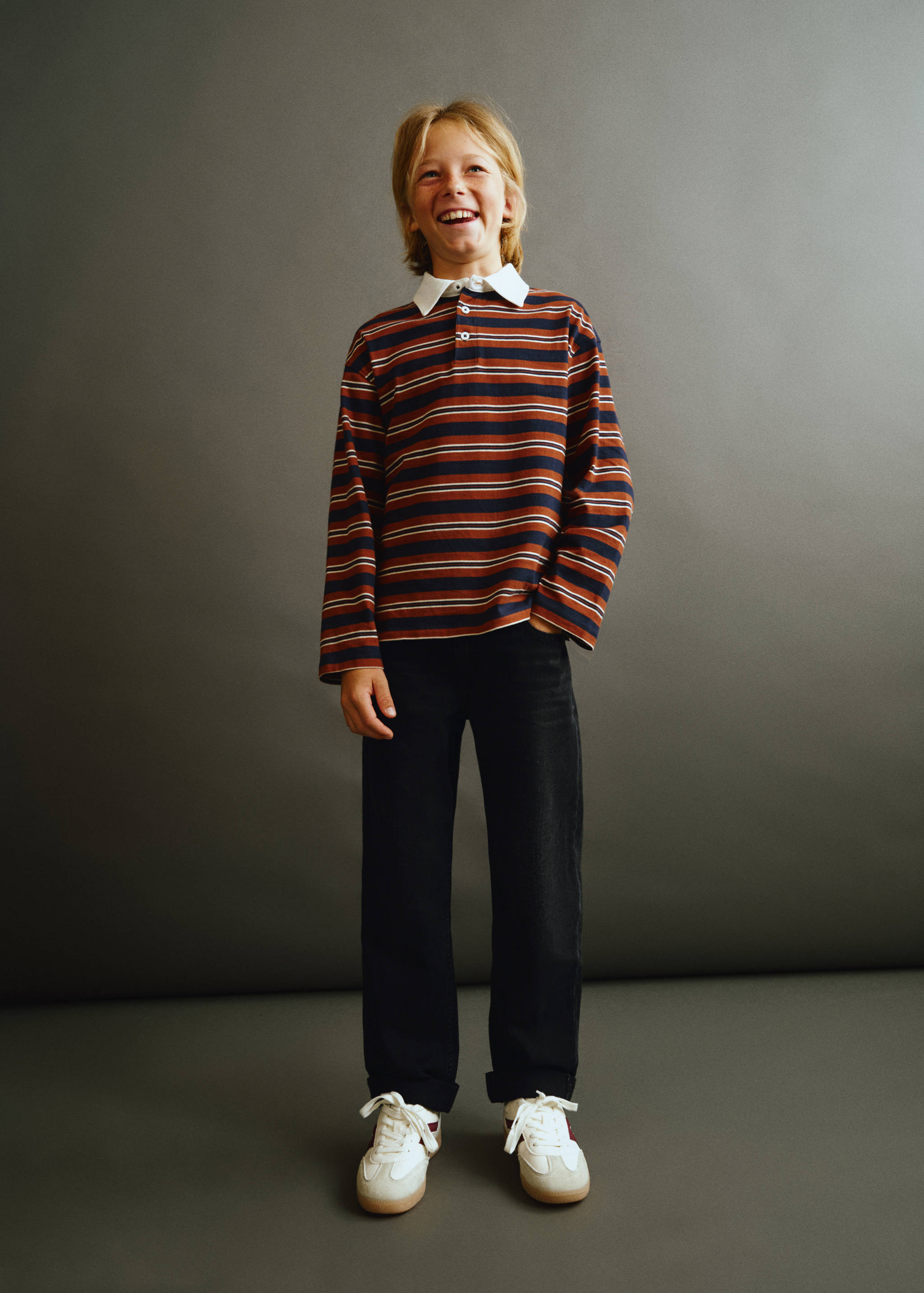 Regular fit jeans with rolled-up hem - General plane