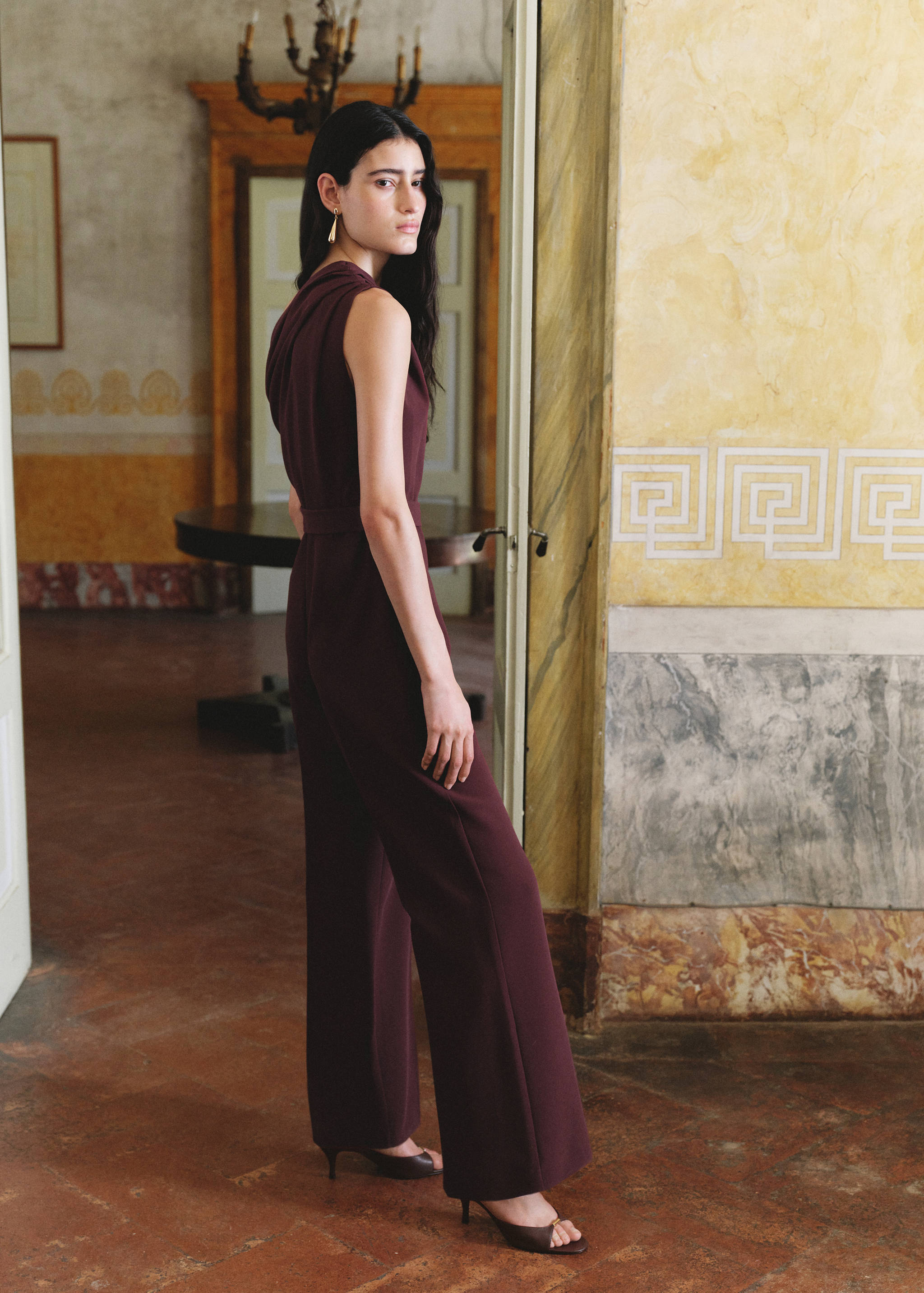 Asymmetric belt jumpsuit - Reverse of the article