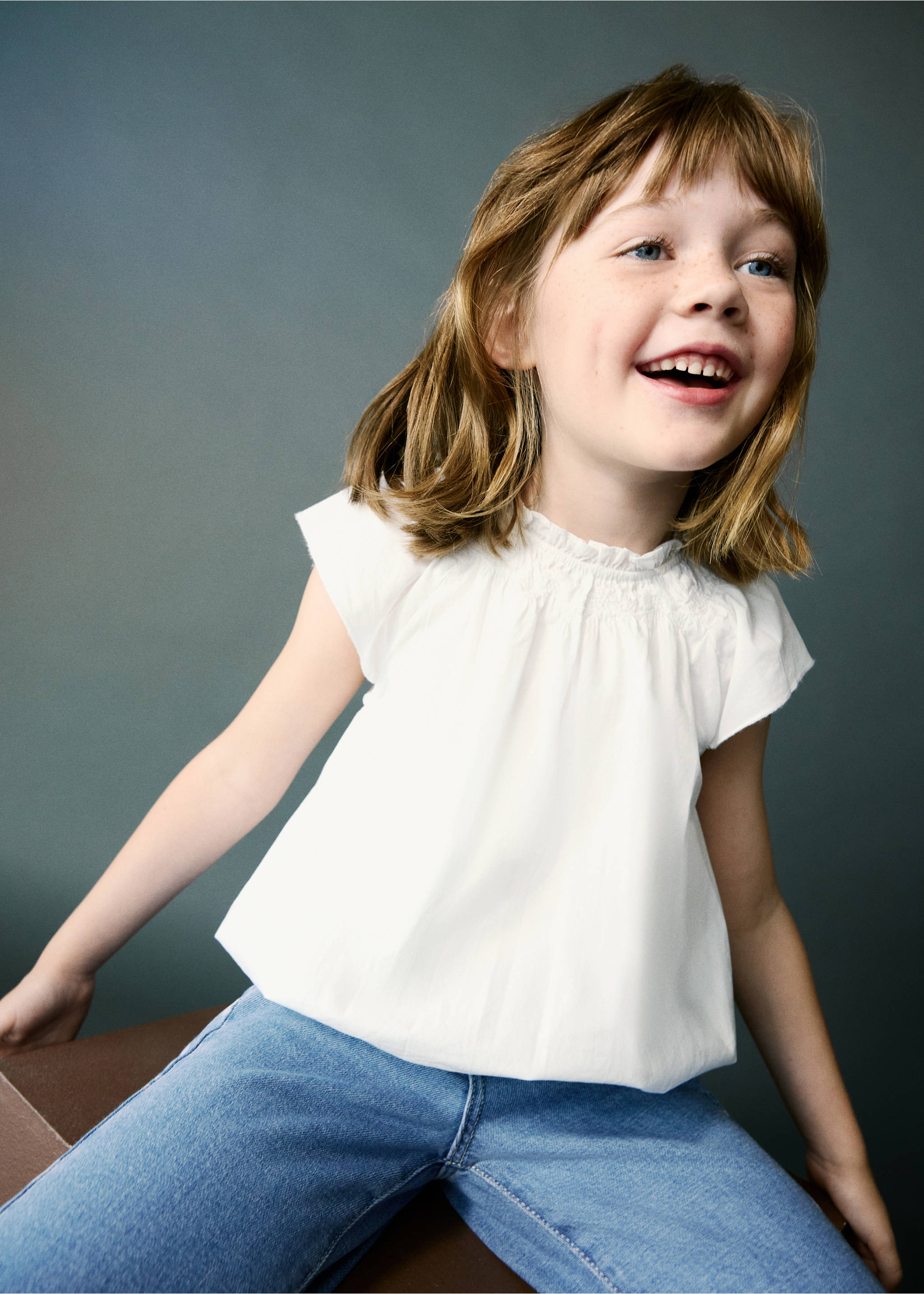 Cotton blouse with gathered hem - Medium plane, White. Ref: 37043874-00.