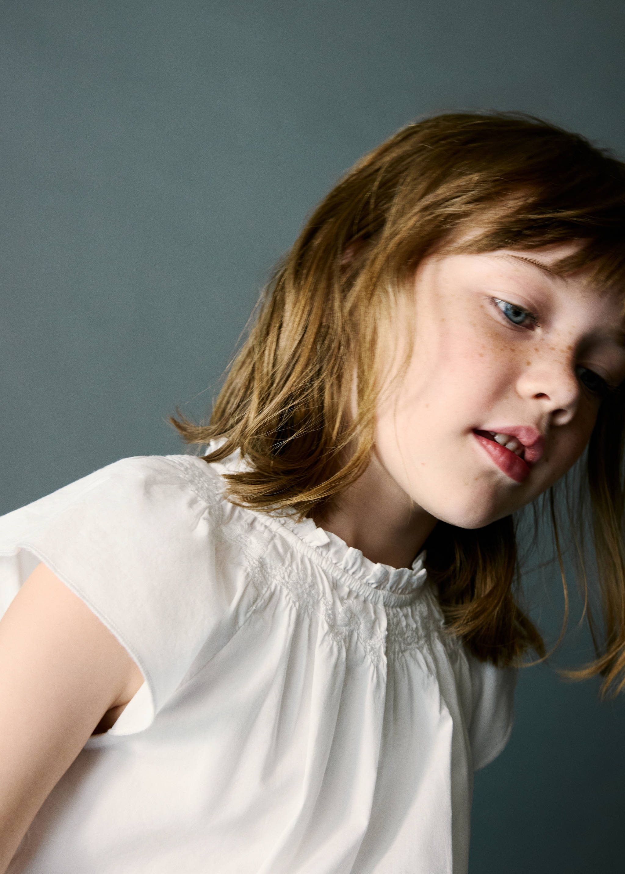 Cotton blouse with gathered hem - Details of the article 1