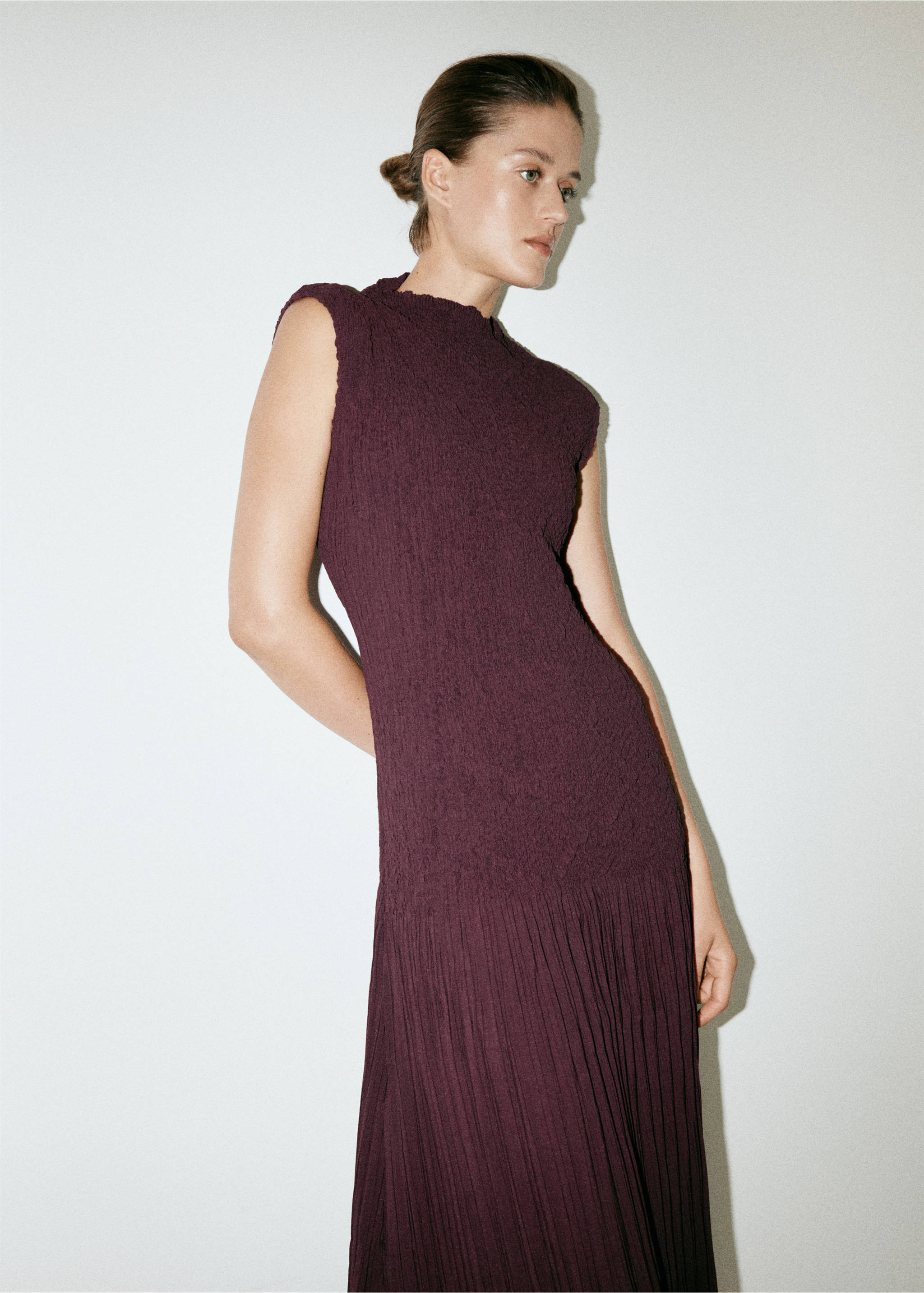 Vestido evasé combinado textura - Plano medio, Burdeos. Ref: 37043877-00.