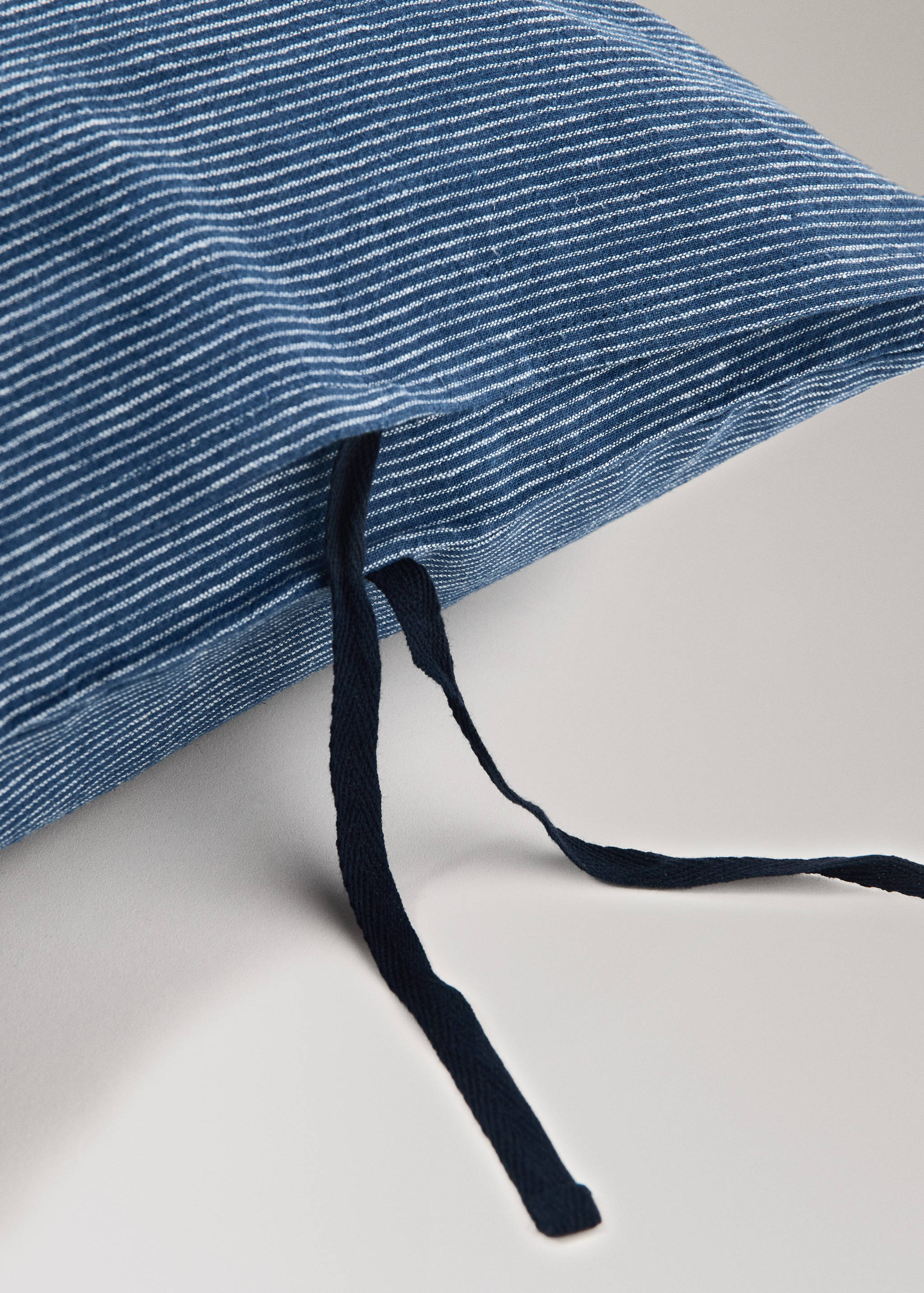 Linen and cotton striped pillowcase 60 x 60 cm - Details of the article 2