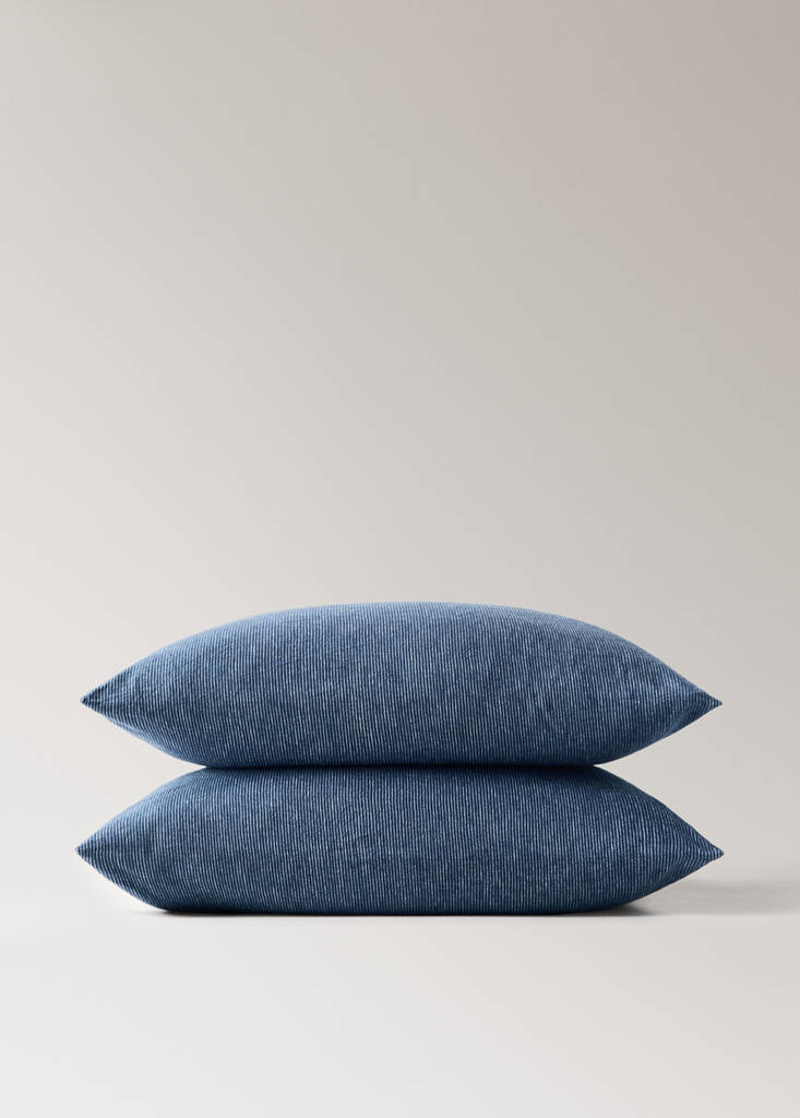 Linen and cotton striped pillowcase 60 x 60 cm — Indigo Blue
