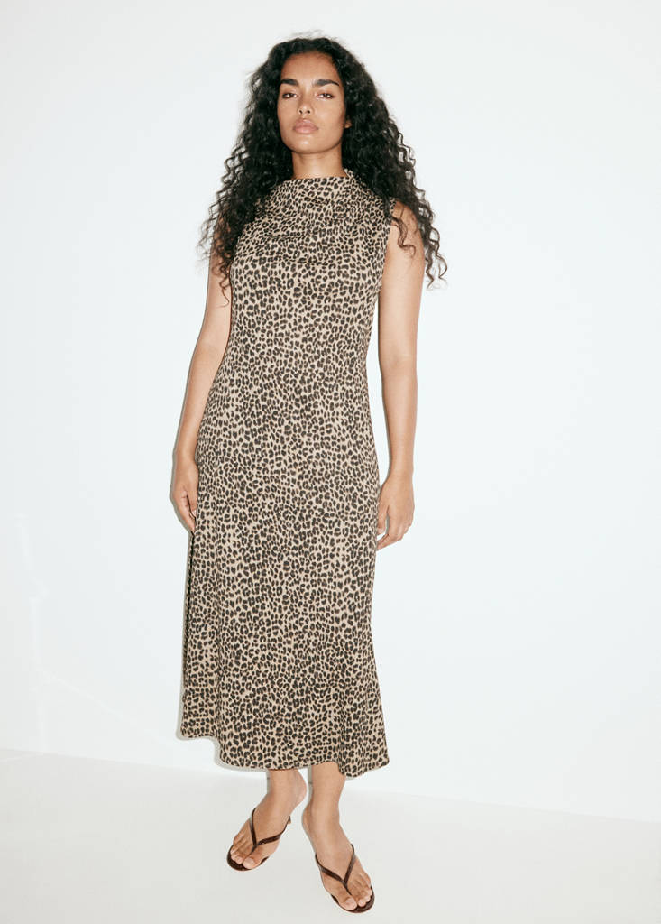 Textured dress with gathered details — Brown