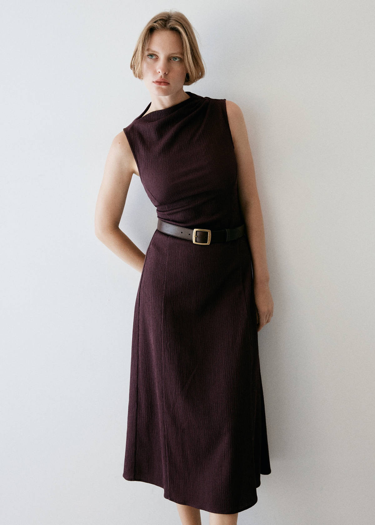 Textured dress with gathered details — Burgundy
