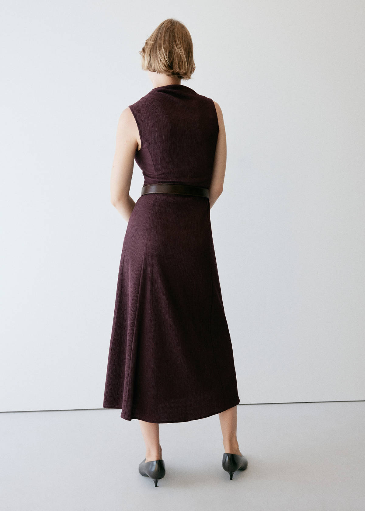Textured dress with gathered details — Burgundy