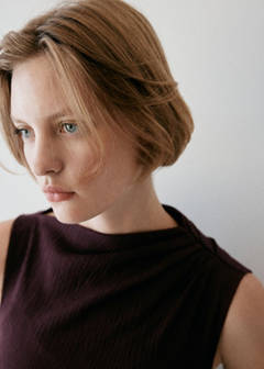 Textured dress with gathered details — Burgundy 4