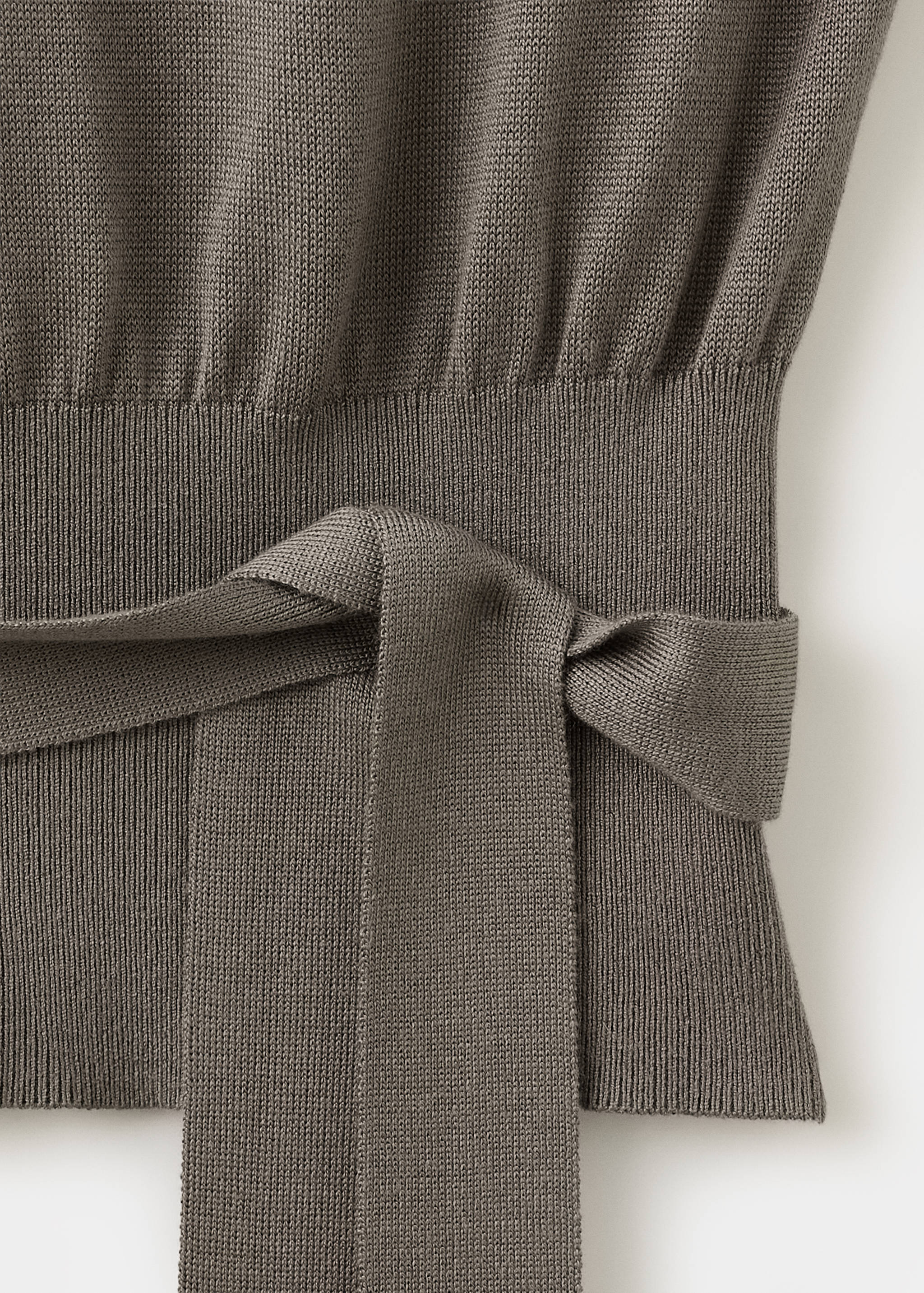 Belted knitted waistcoat - Details of the article 8