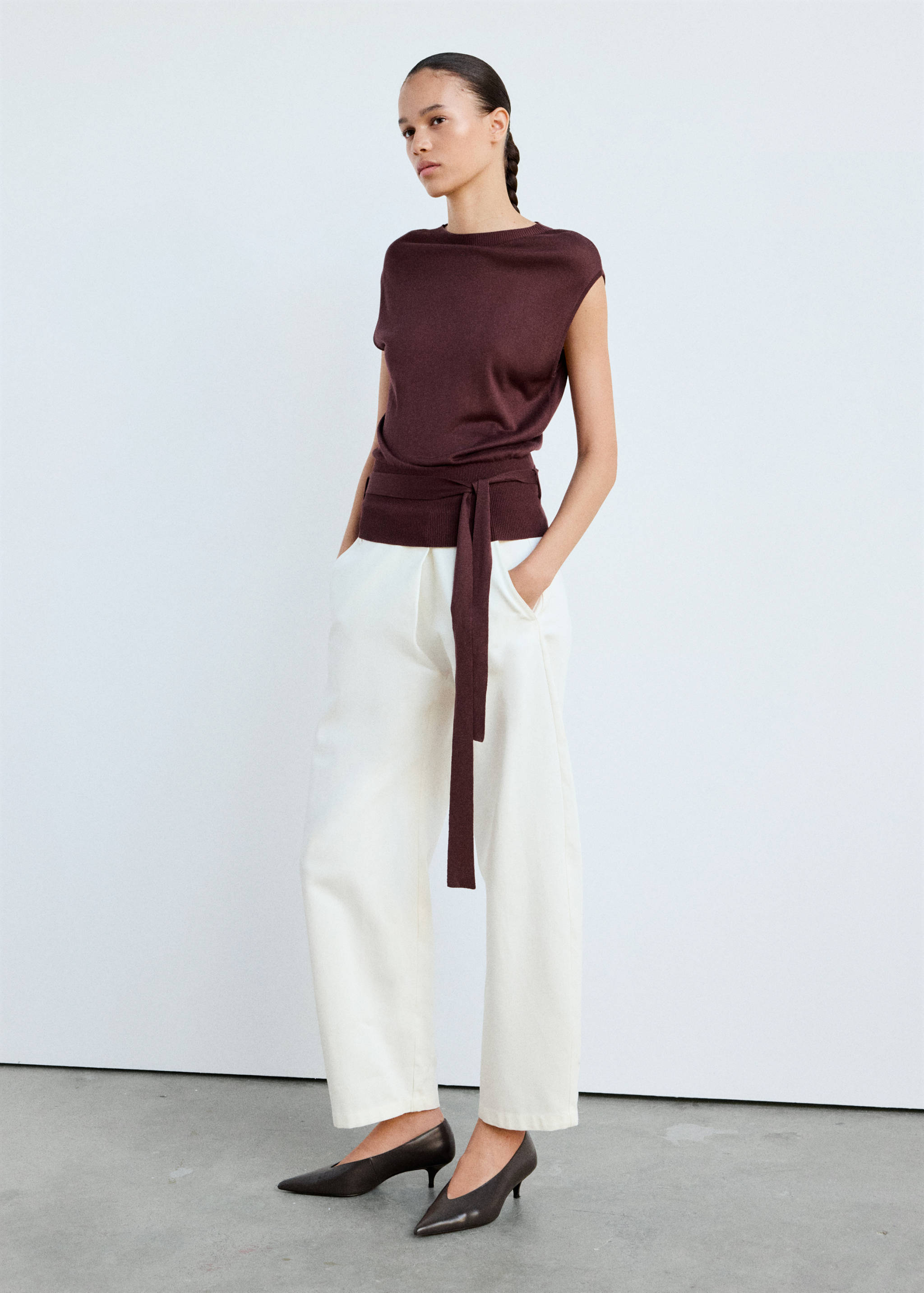 Belted knitted waistcoat - General plane