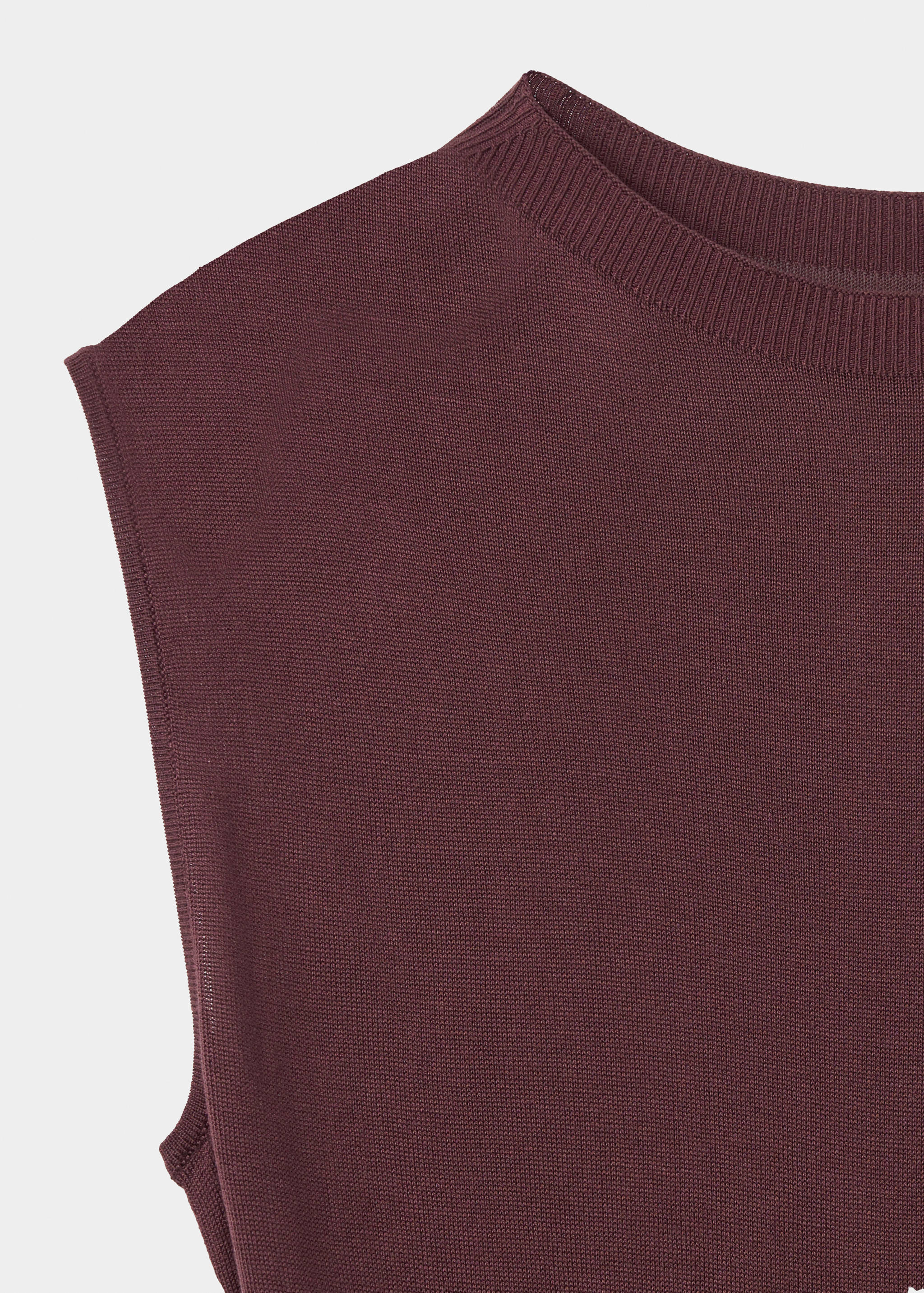 Belted knitted waistcoat - Details of the article 8