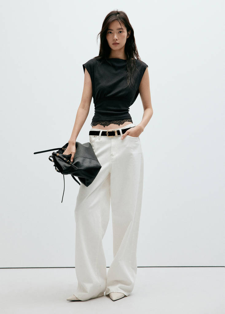 Ruched lace top — Black
