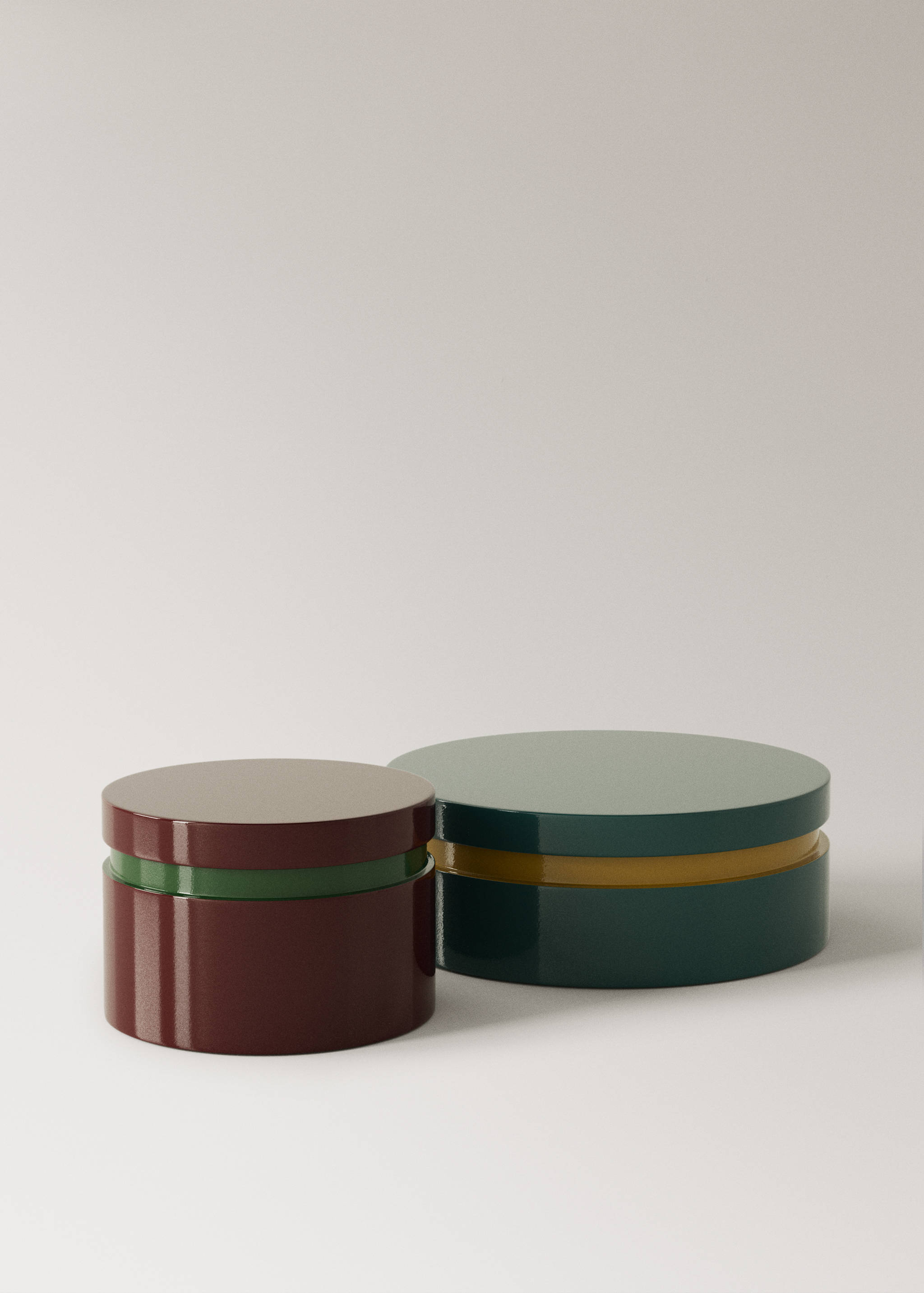 Small round bicolour lacquered box - Details of the article 3