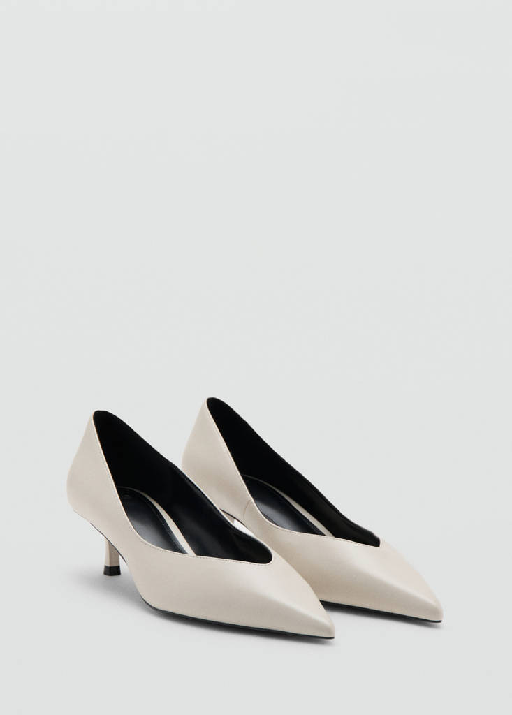 Kitten heel pointed toe shoe — Ecru