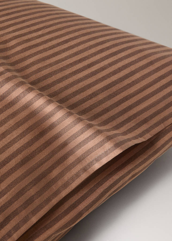 Two pillowcases in 200 thread count cotton percale with fine kodak stripe pattern 50x75 cm — Brown