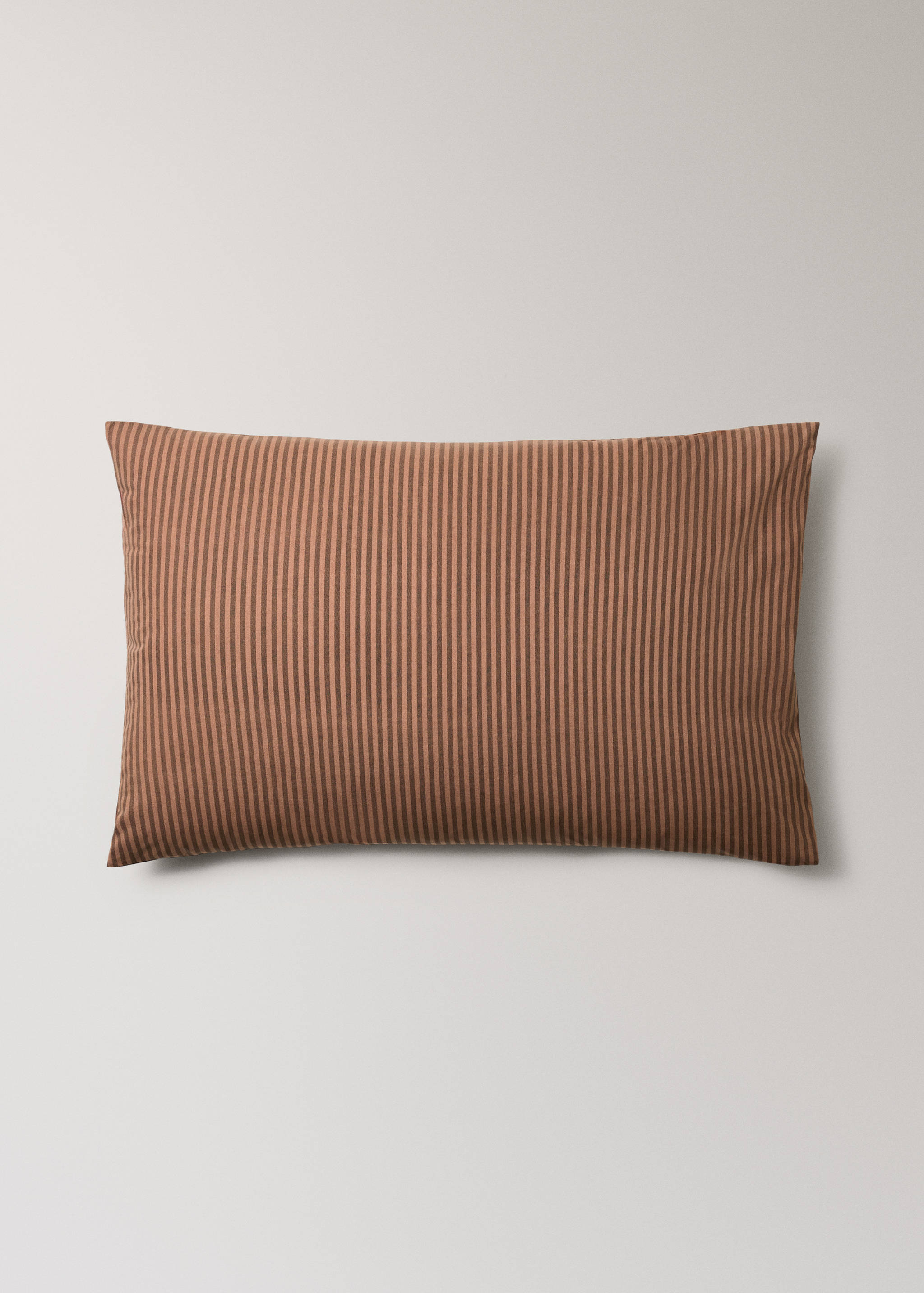 Two pillowcases in 200 thread count cotton percale with fine kodak stripe pattern 50x75 cm - Article without model