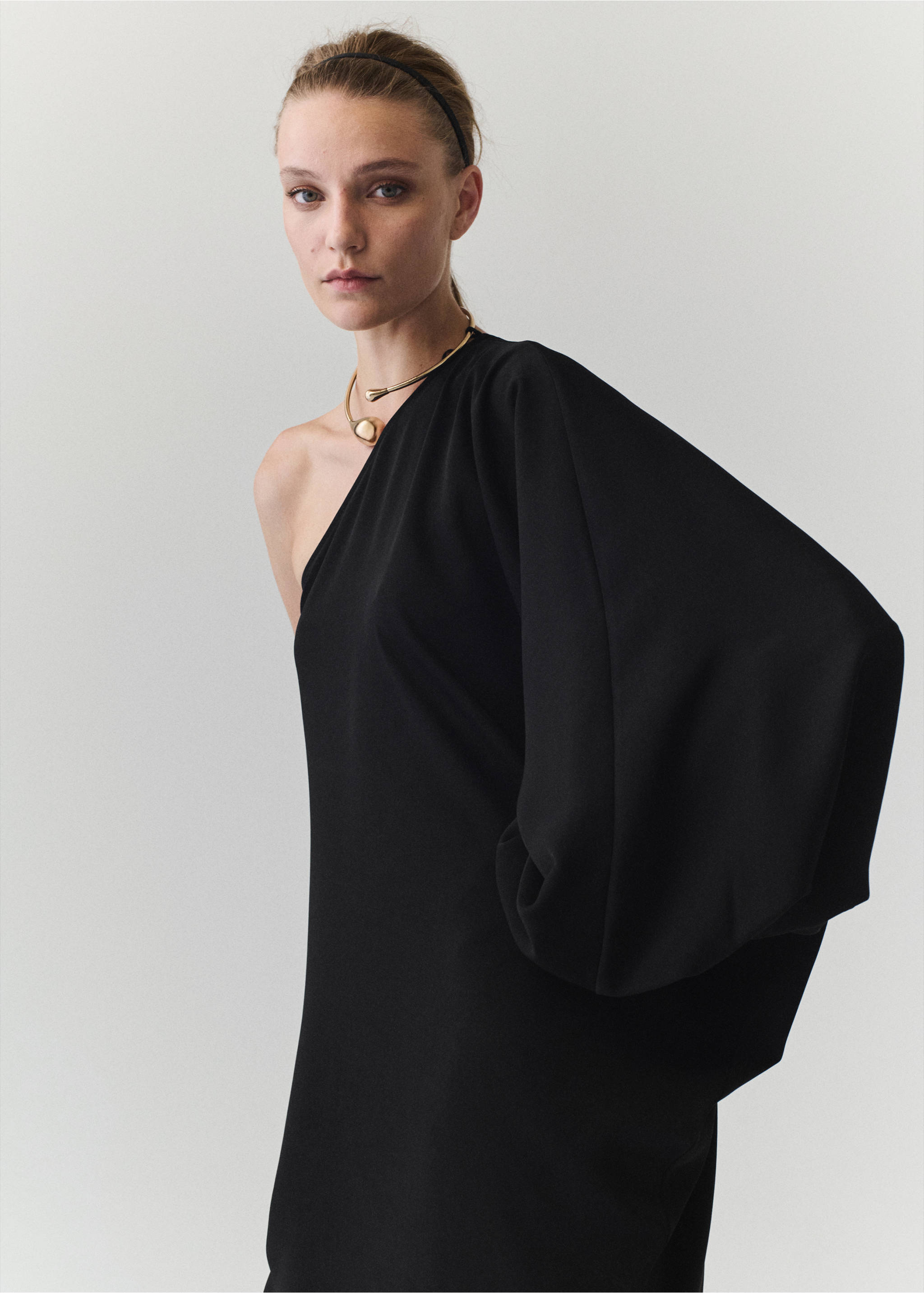 Robe caterina - Plan moyen, Noir. Ref: 37044104-00.