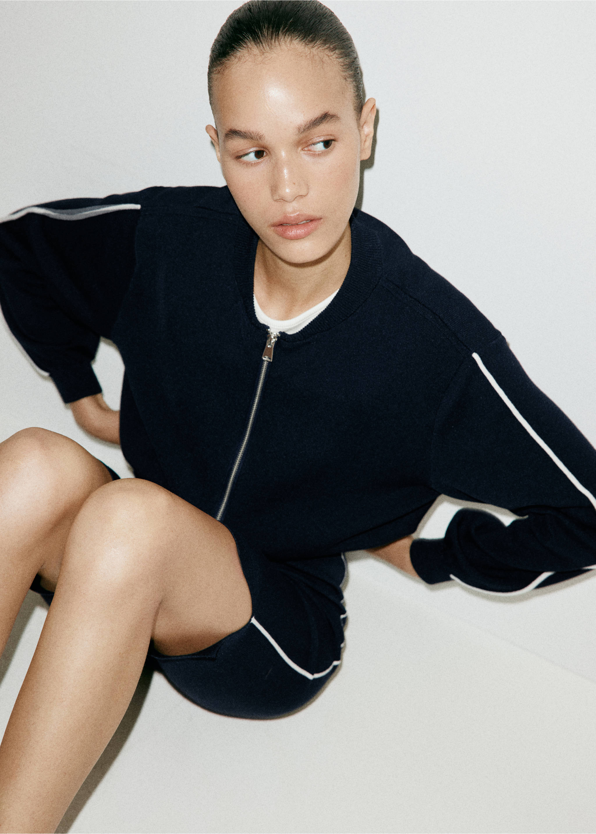 Contrasting ribbed cardigan - Details of the article 1, Navy. Ref: 37044106-00.