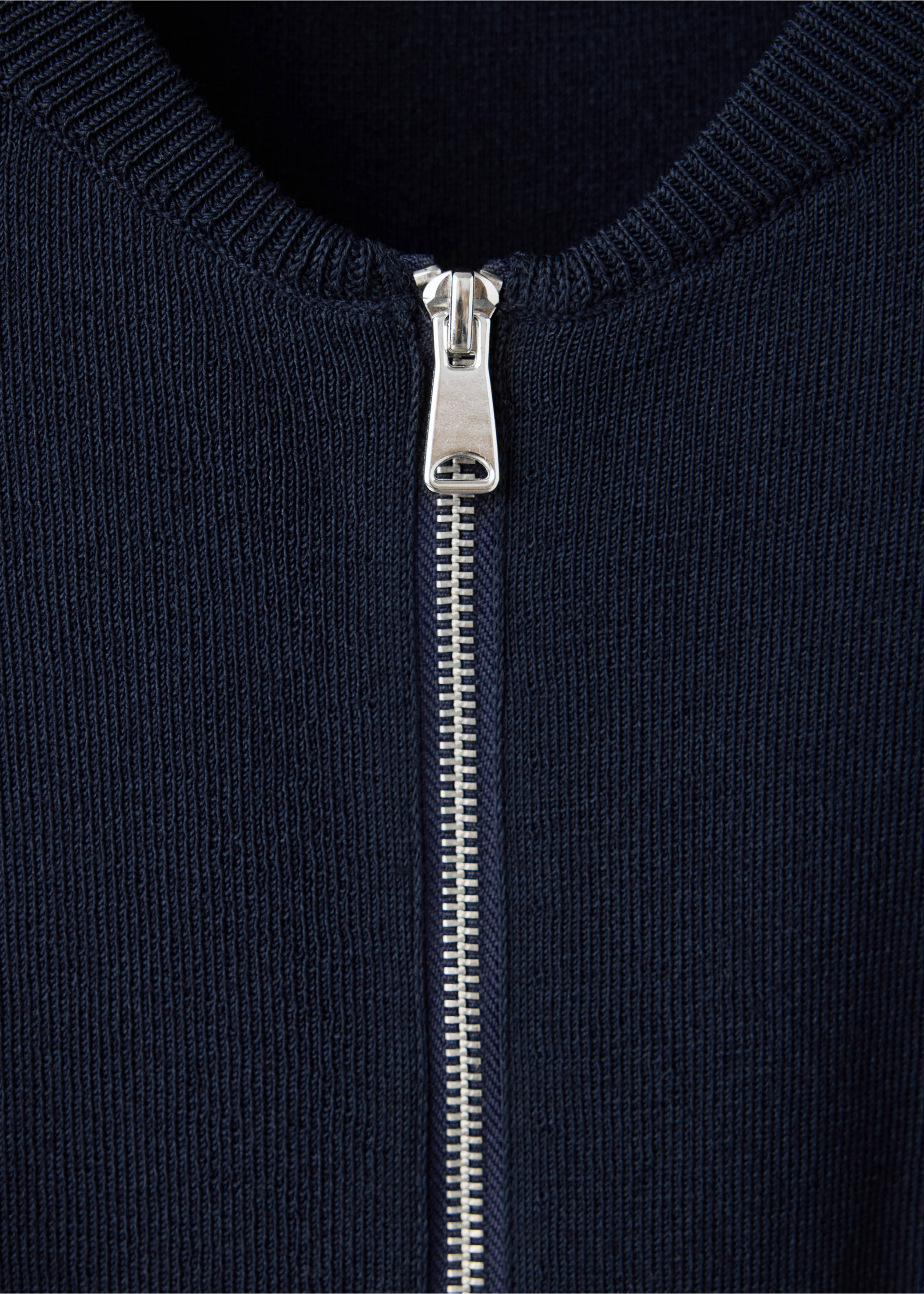 Contrasting ribbed cardigan - Details of the article 8, Navy. Ref: 37044106-00.