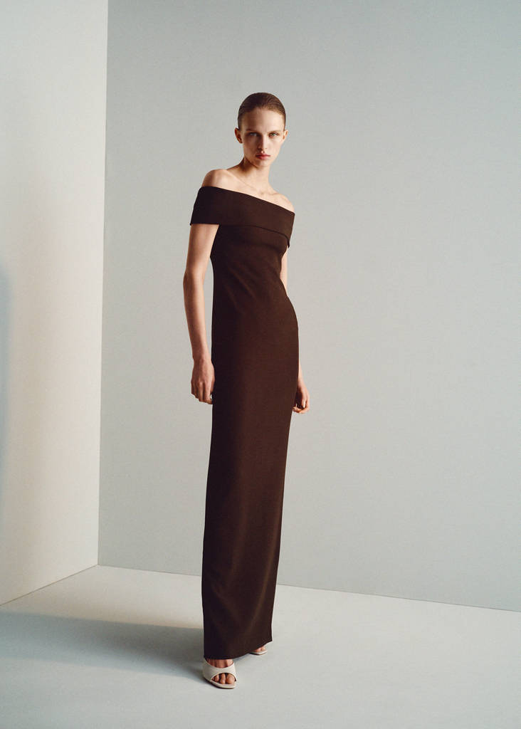 Off-the-shoulder dress with slit detail — Brown