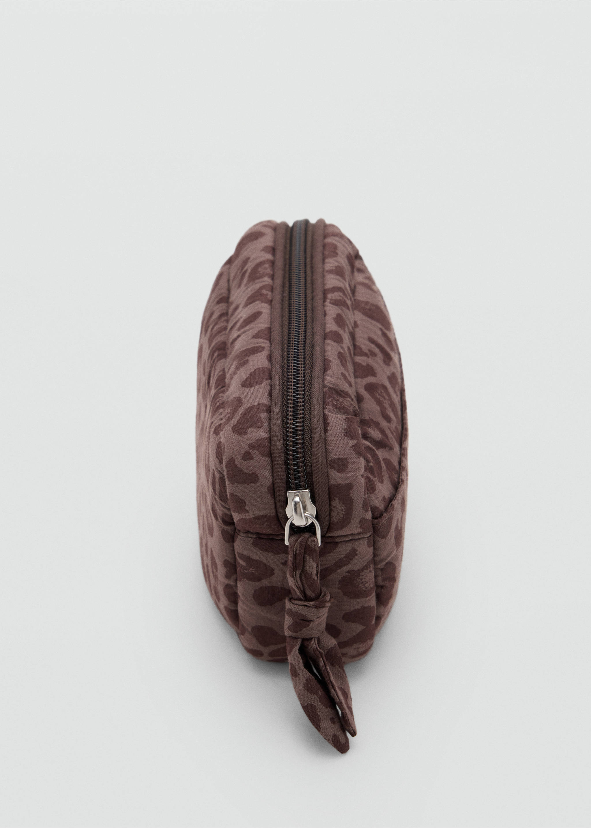 Cotton wash bag with animal print - Details of the article 1, Brown. Ref: 37044409-00.