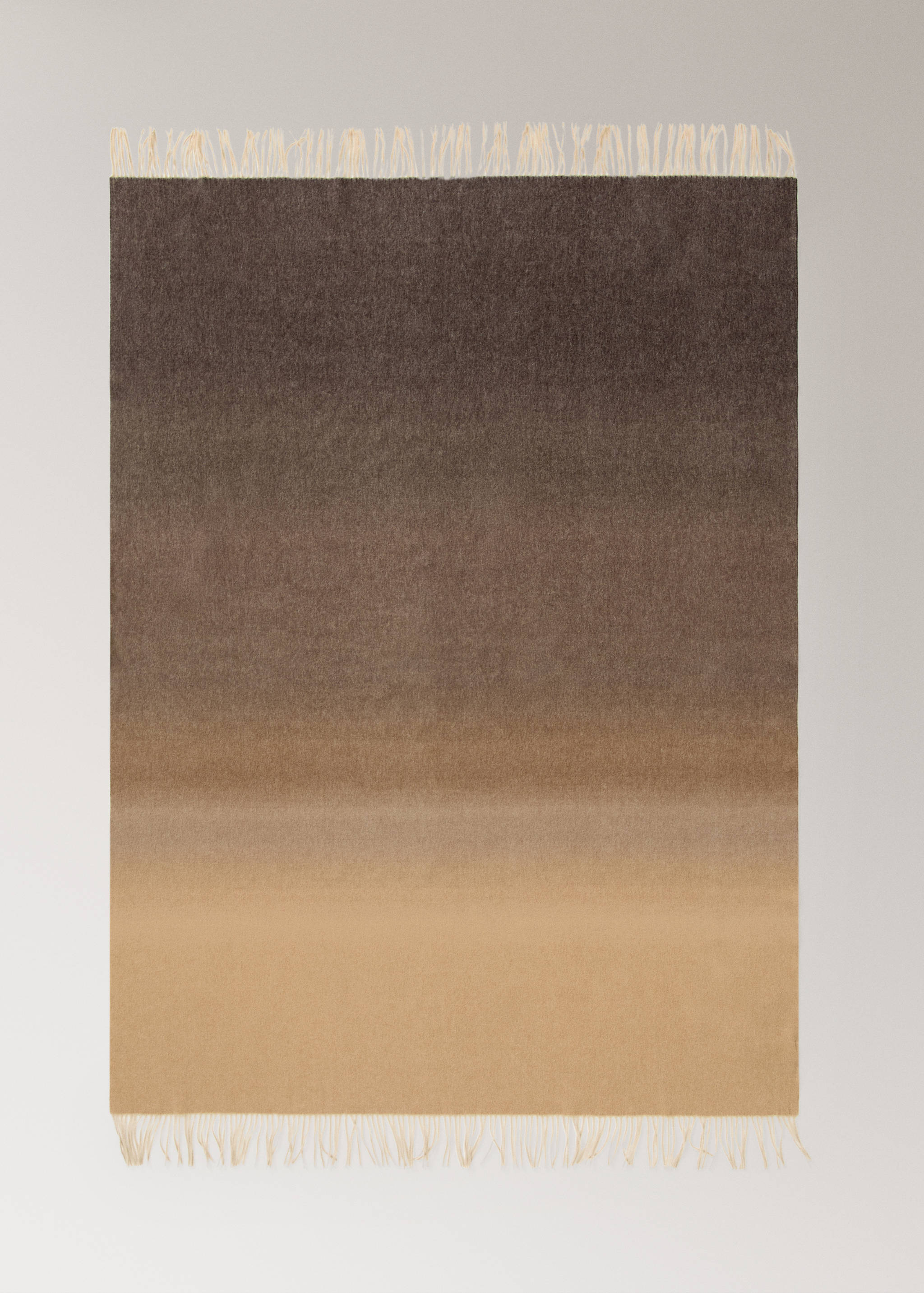 Wool blanket with a gradient effect and fringe detail - Details of the article 3