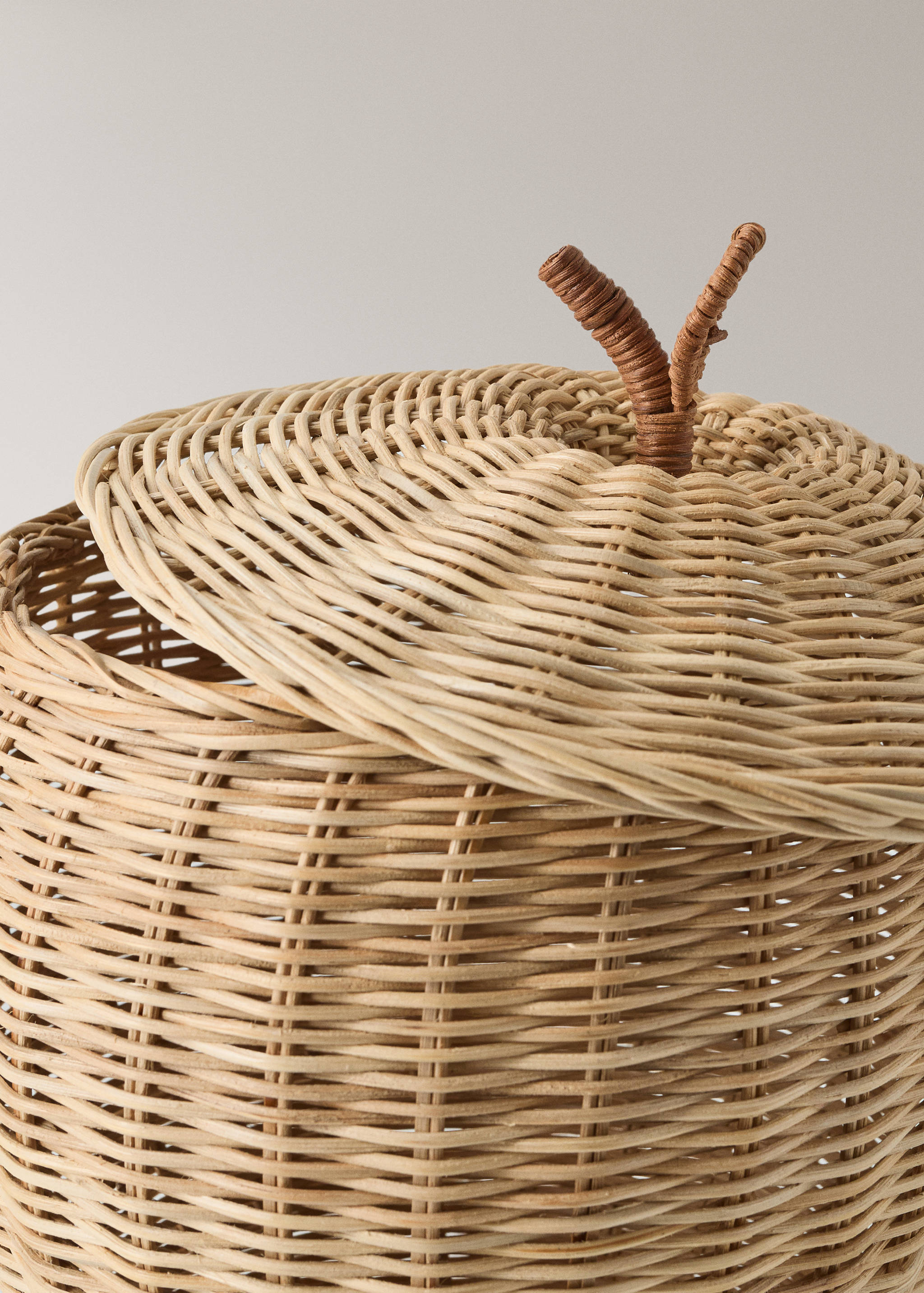 Rotan mand in de vorm van een appel - Detail van het artikel 2