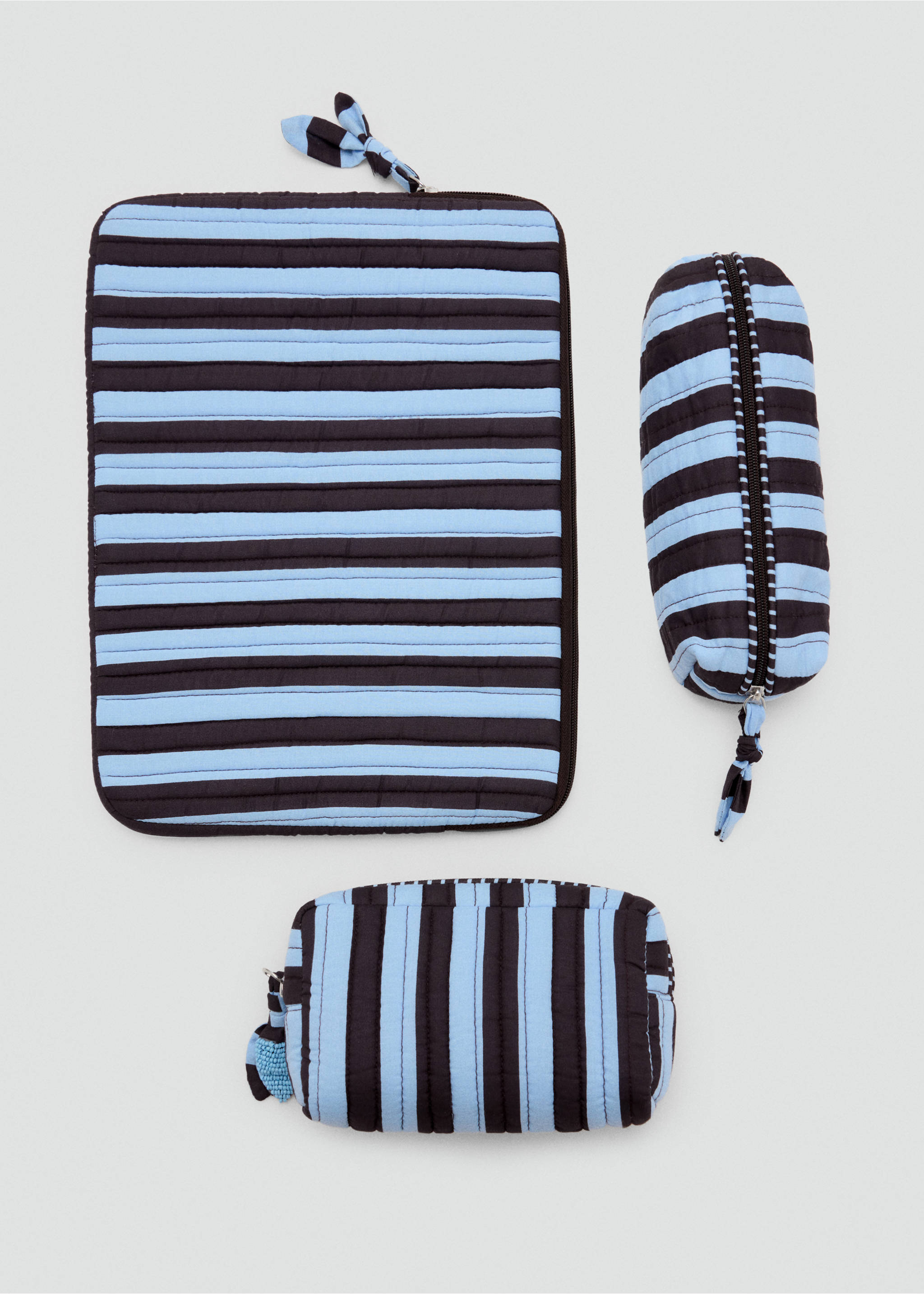 Striped cotton toiletry bag - Details of the article 2, Blue. Ref: 37044461-00.
