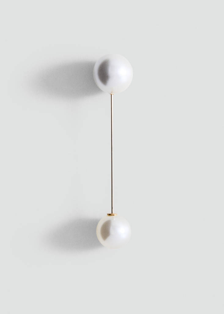Pearl brooch — Gold