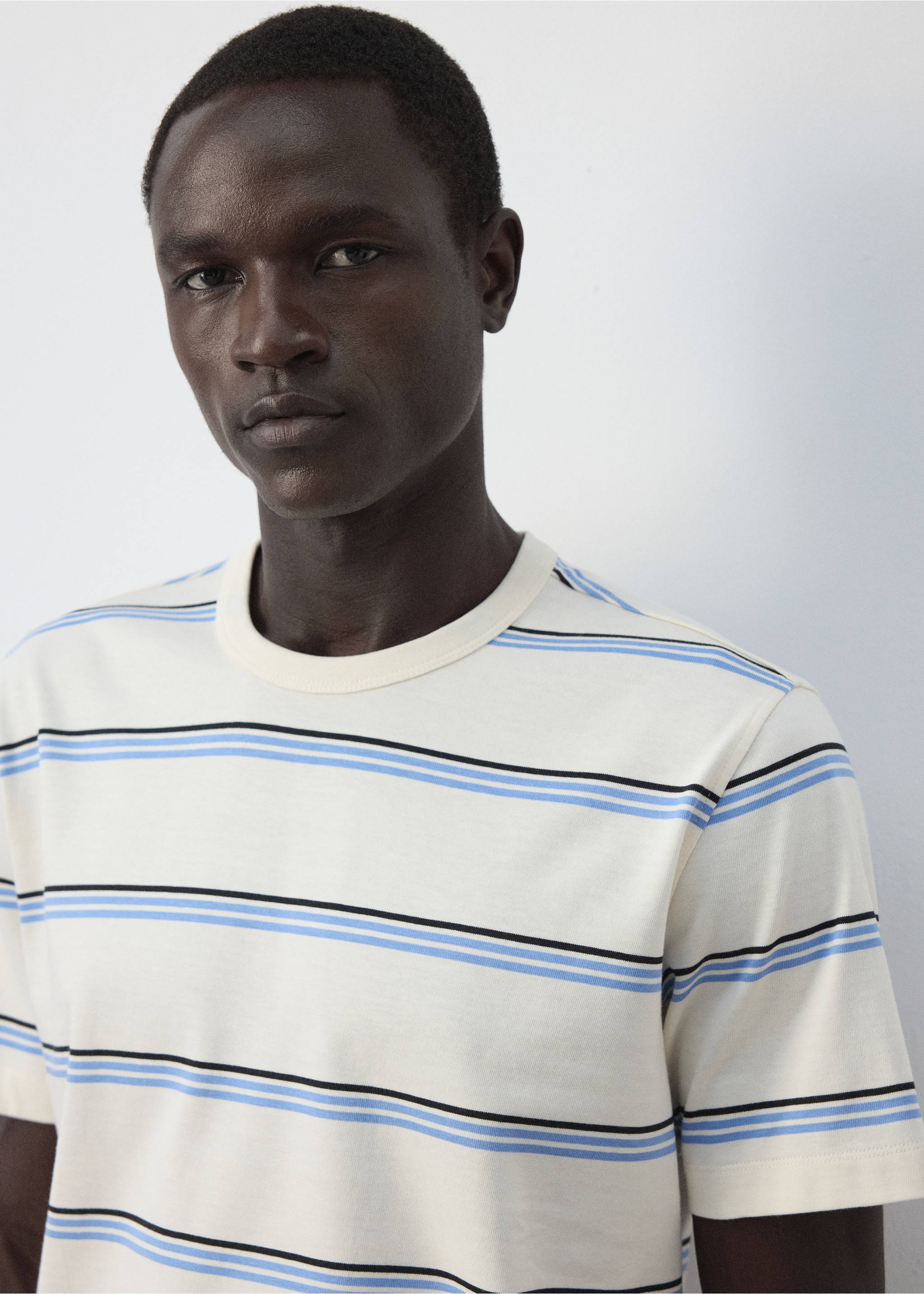 Gestreiftes T-Shirt aus 100 % Baumwolle - Detail des Artikels 1, Ecru. Ref: 37044470-00.