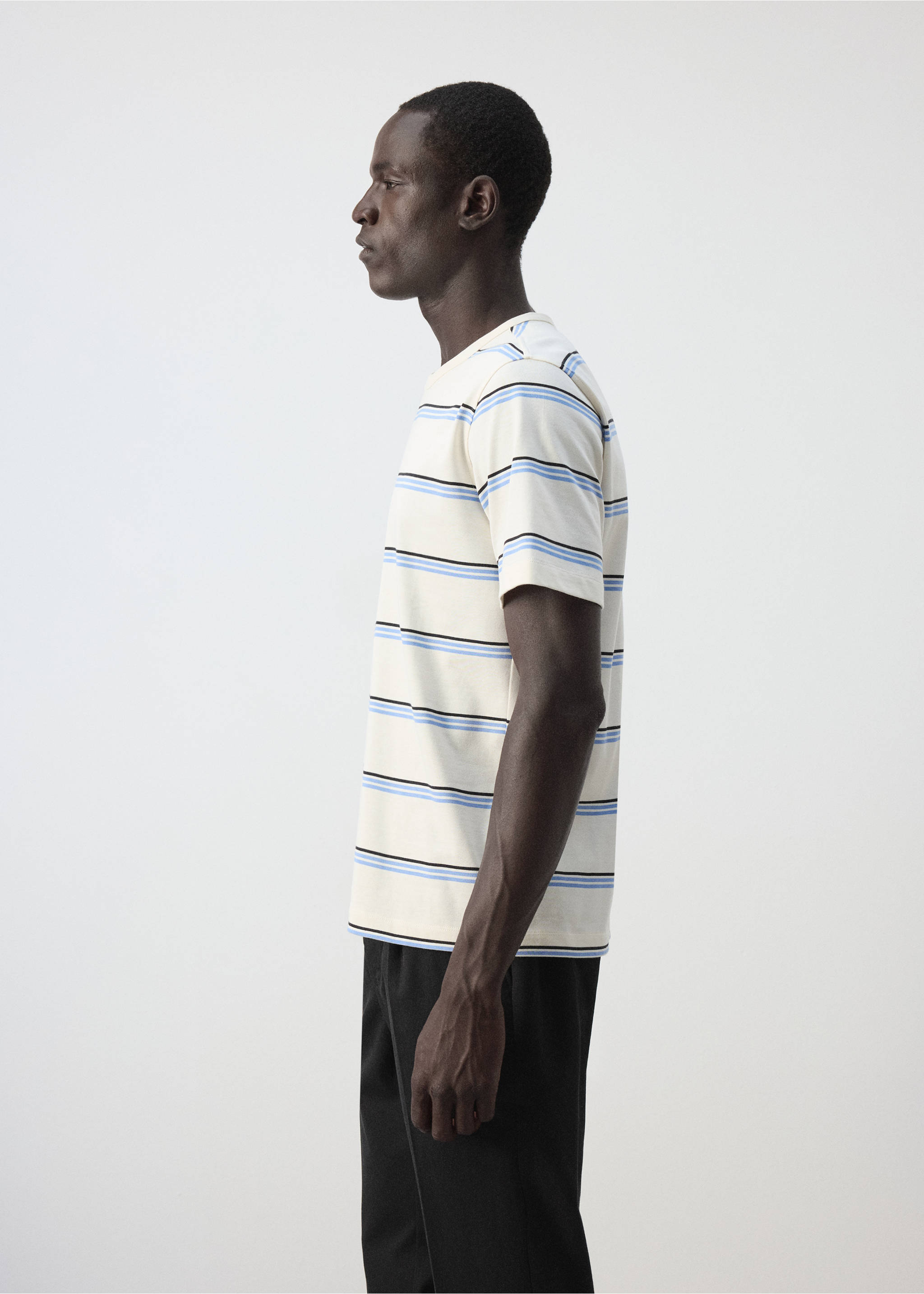 Gestreiftes T-Shirt aus 100 % Baumwolle - Detail des Artikels 2, Ecru. Ref: 37044470-00.