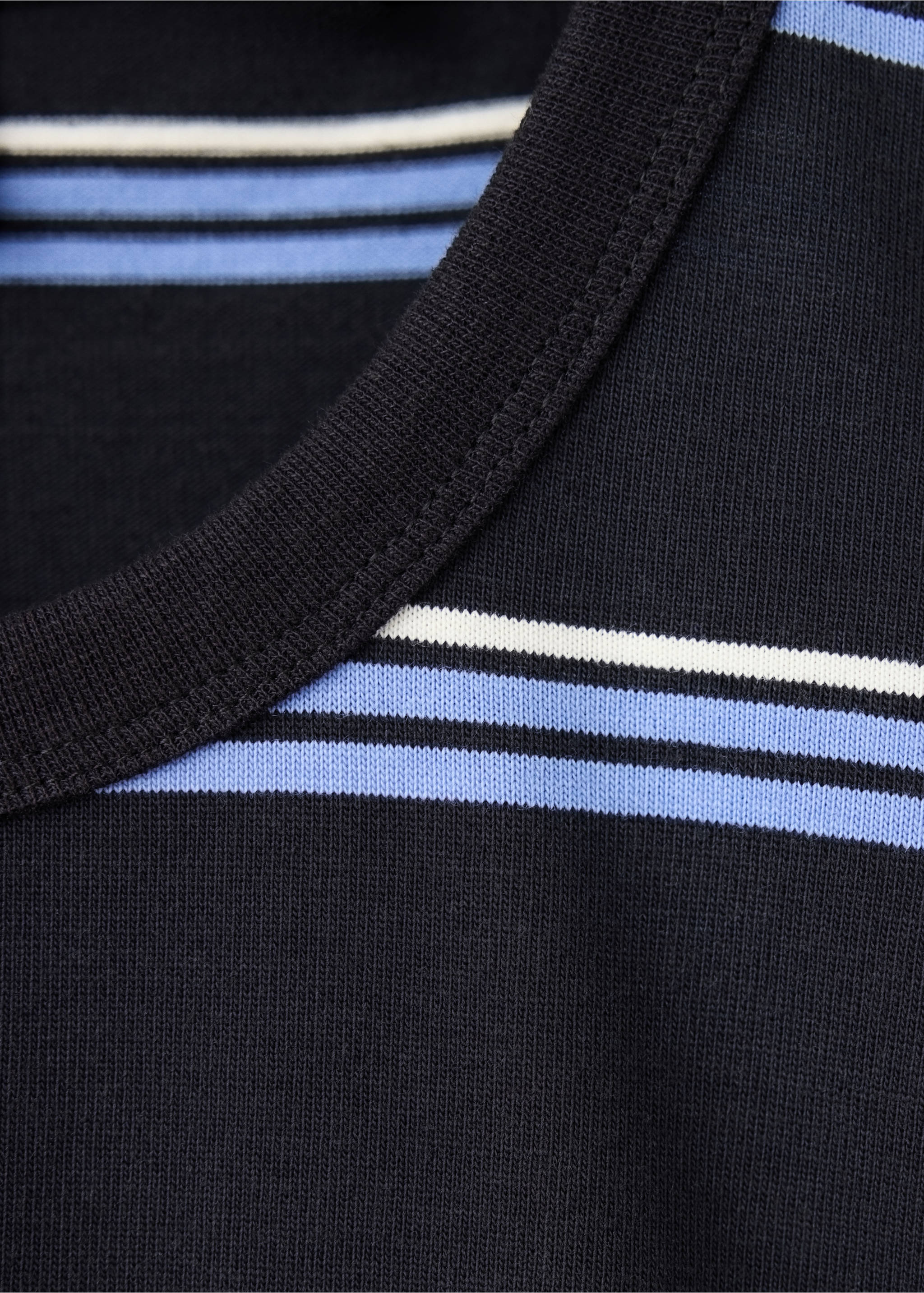 Gestreiftes T-Shirt aus 100 % Baumwolle - Detail des Artikels 8, Schwarz. Ref: 37044470-00.