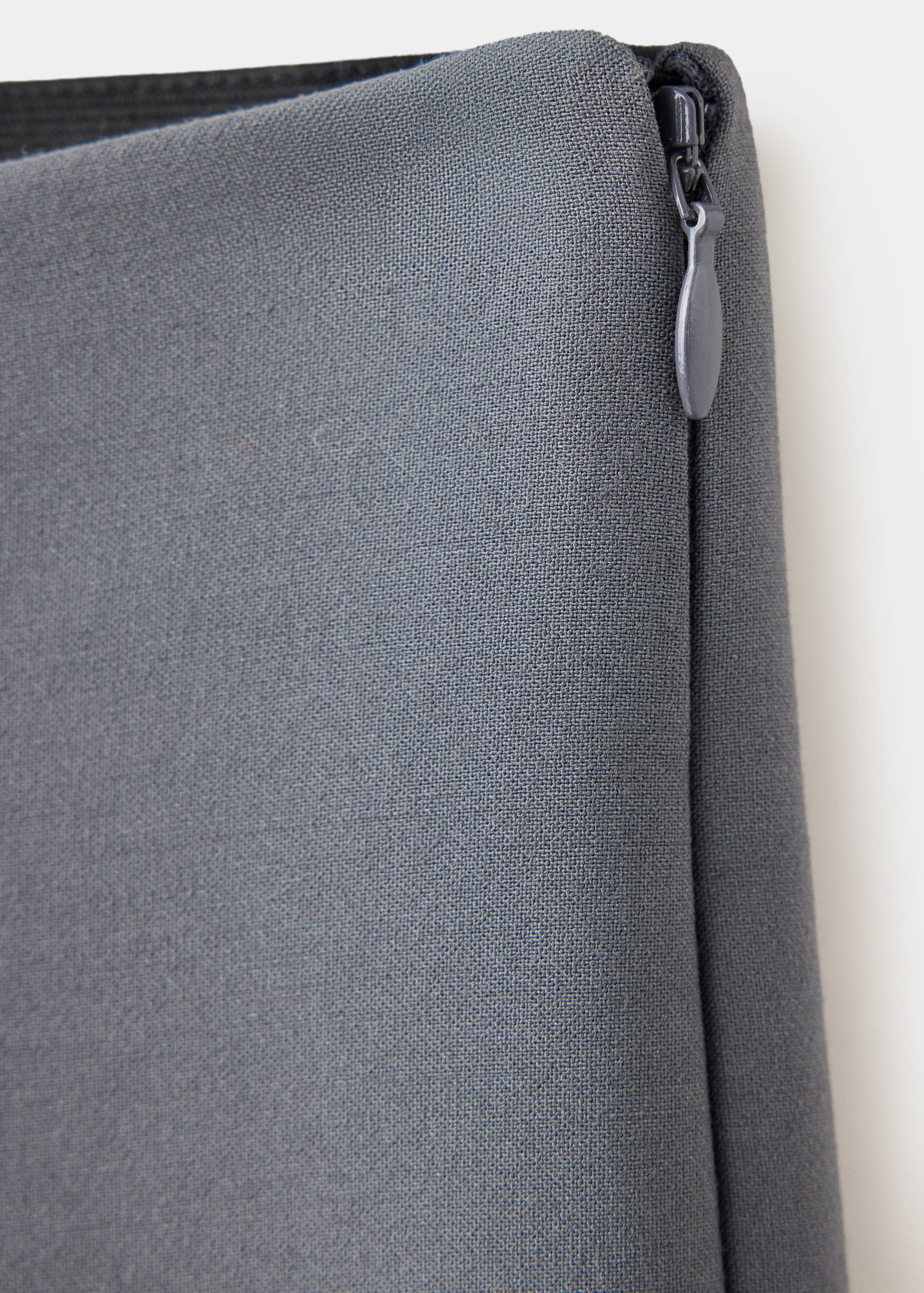 Straight-leg trousers with seam detail - Details of the article 8