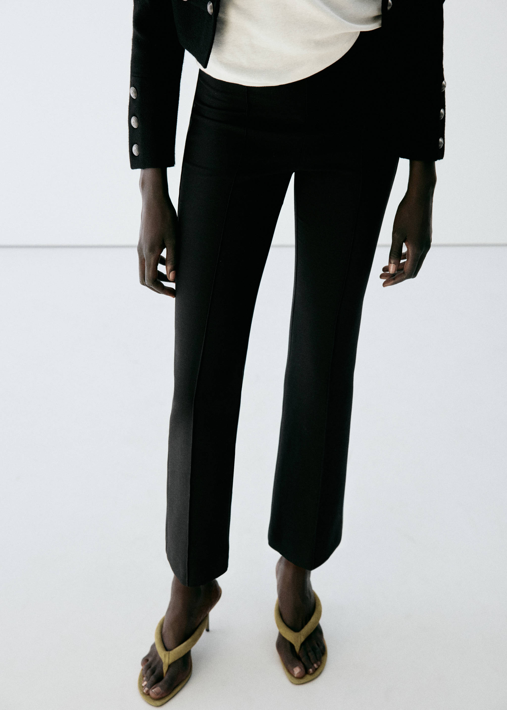 Straight-leg trousers with seam detail - Medium plane