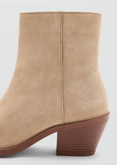Heel suede ankle boot — Sand 3