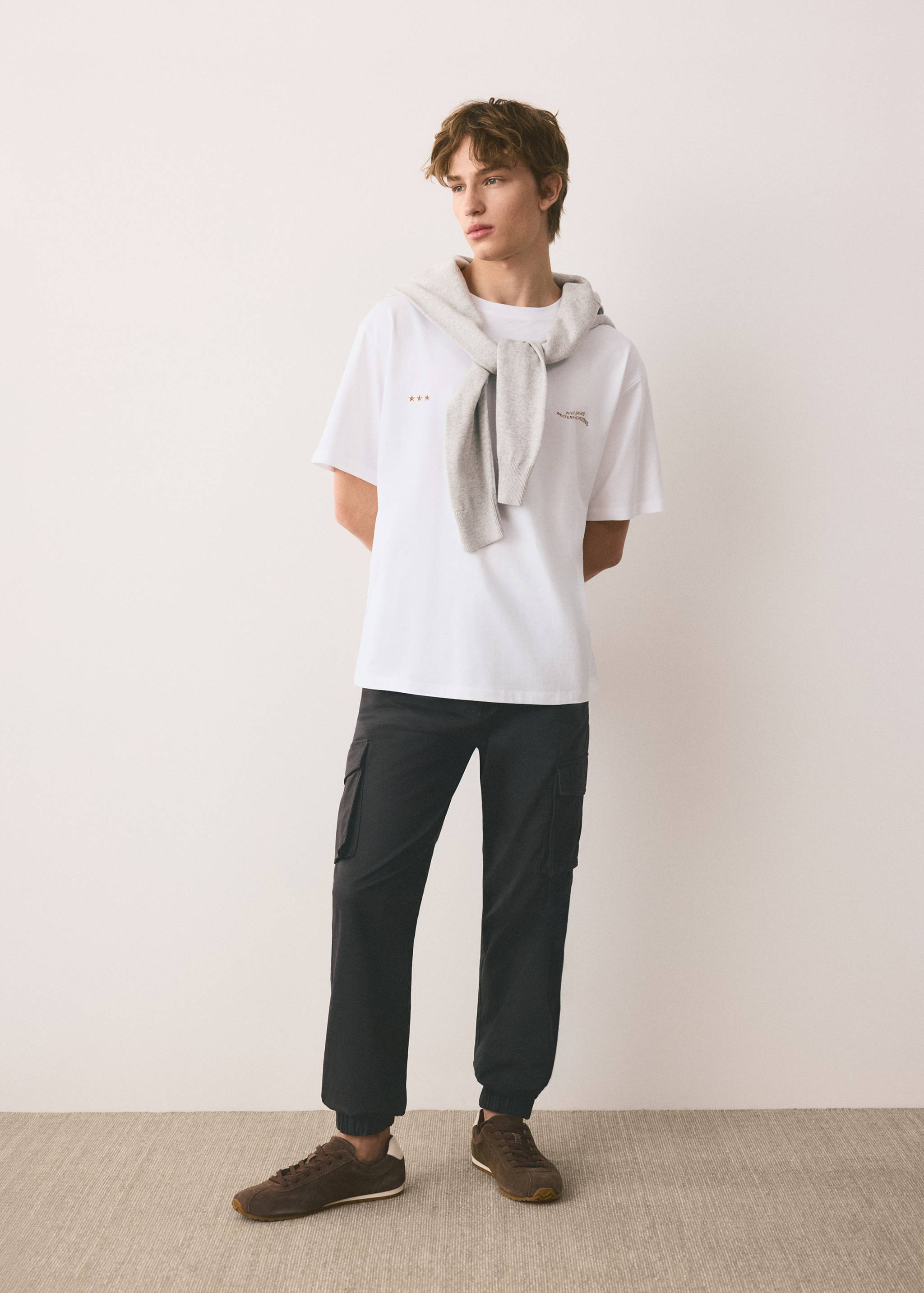 100% cotton embroidered t-shirt - General plane