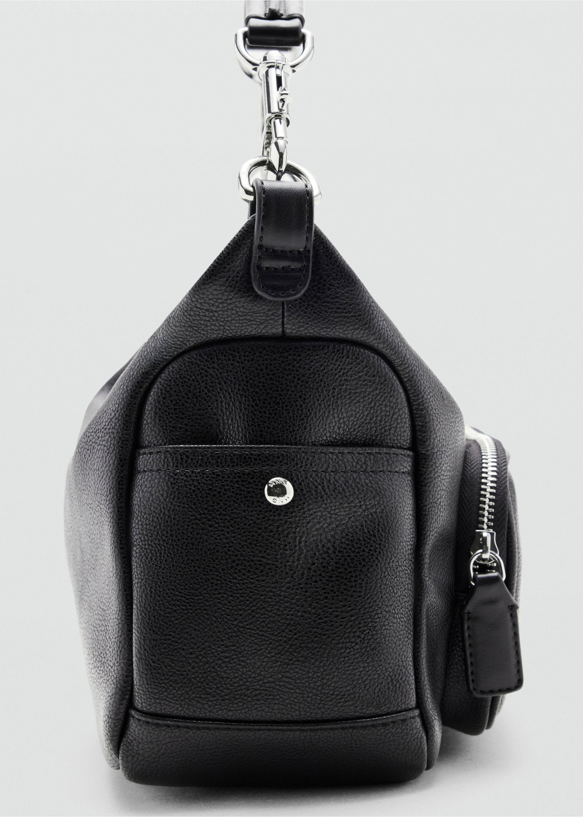 Shoulder bag with pocket - Details of the article 1, Black. Ref: 37044794-00.