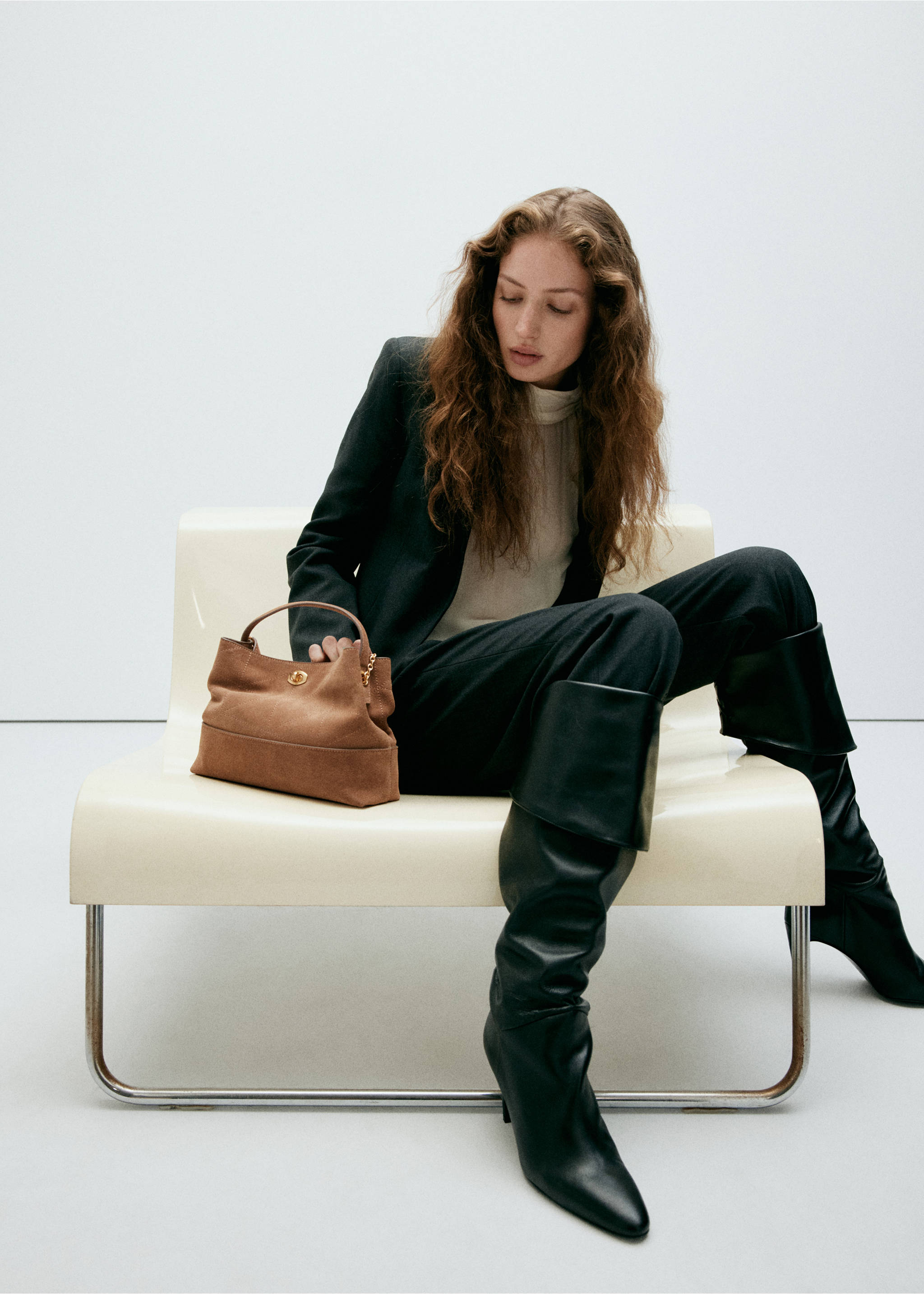 Leather bucket bag - General plane, Medium Brown. Ref: 37044797-00.