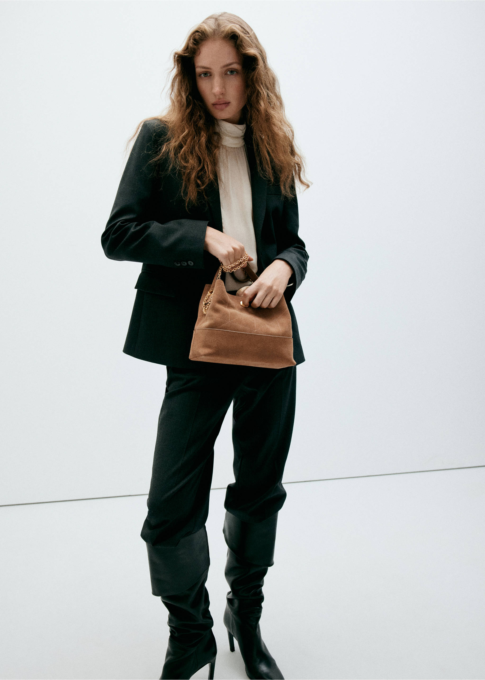 Leather bucket bag - Details of the article 9, Medium Brown. Ref: 37044797-00.