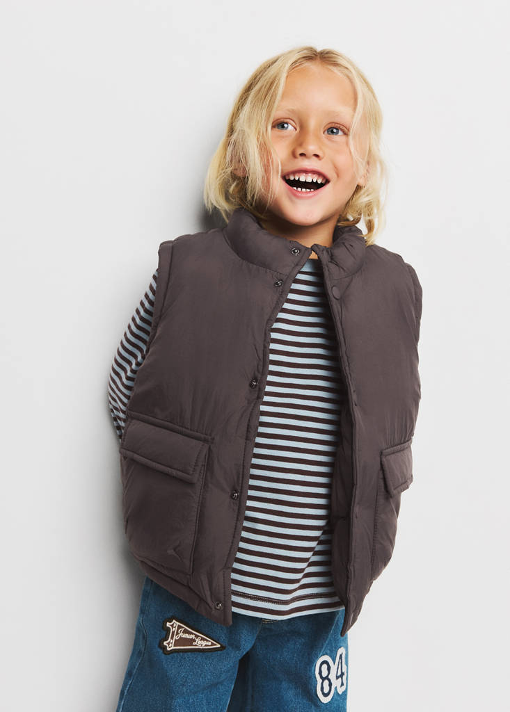 Quilted gilet with pockets — Brown