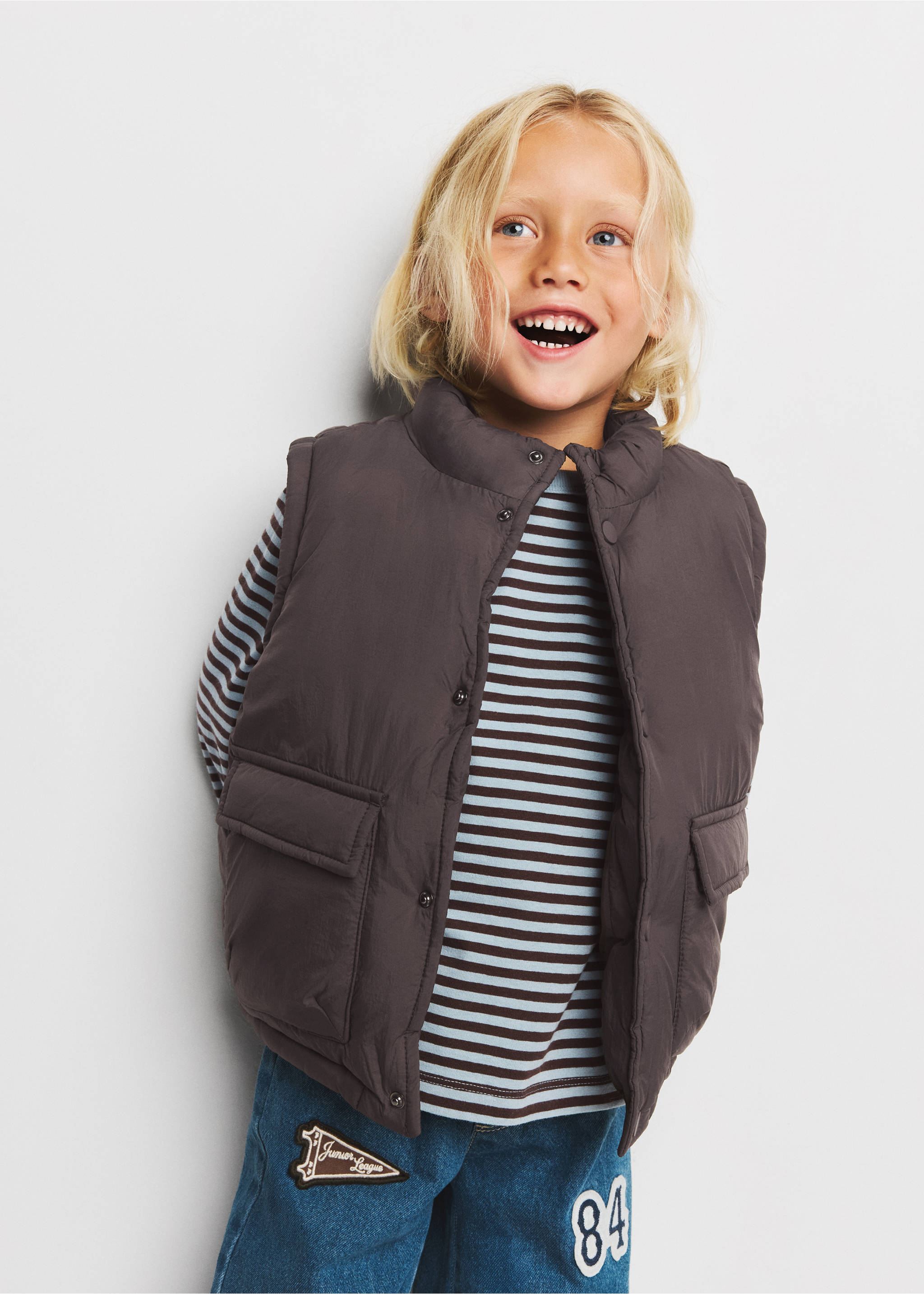 Quilted gilet with pockets - Medium plane, Brown. Ref: 37045150-00.