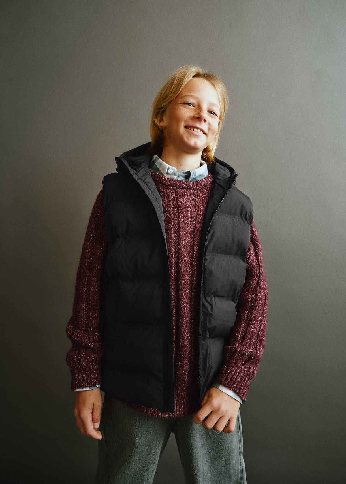 Quilted gilet with hood — Black