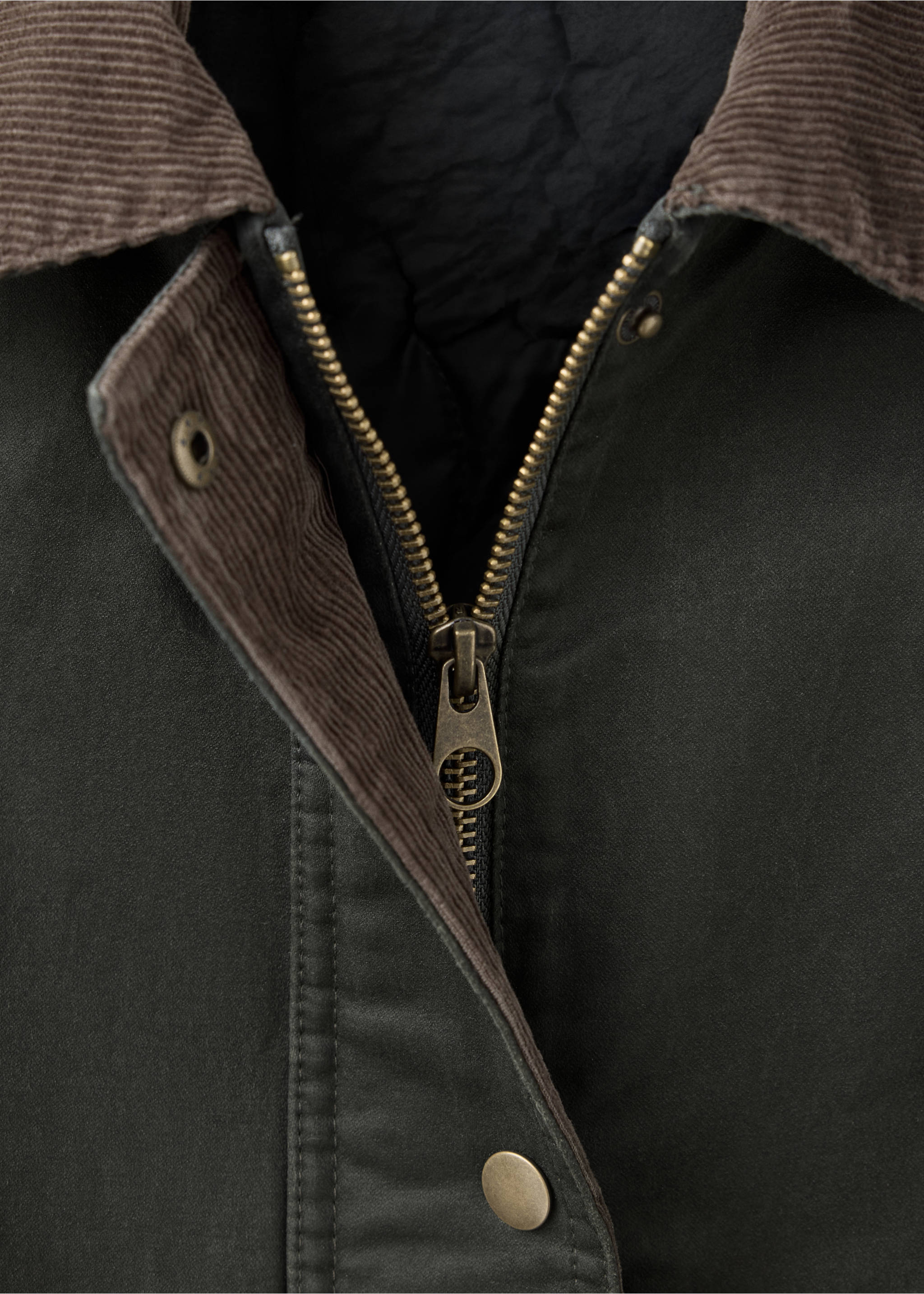 Cotton parka with corduroy collar - Details of the article 8, Medium Green. Ref: 37045153-00.