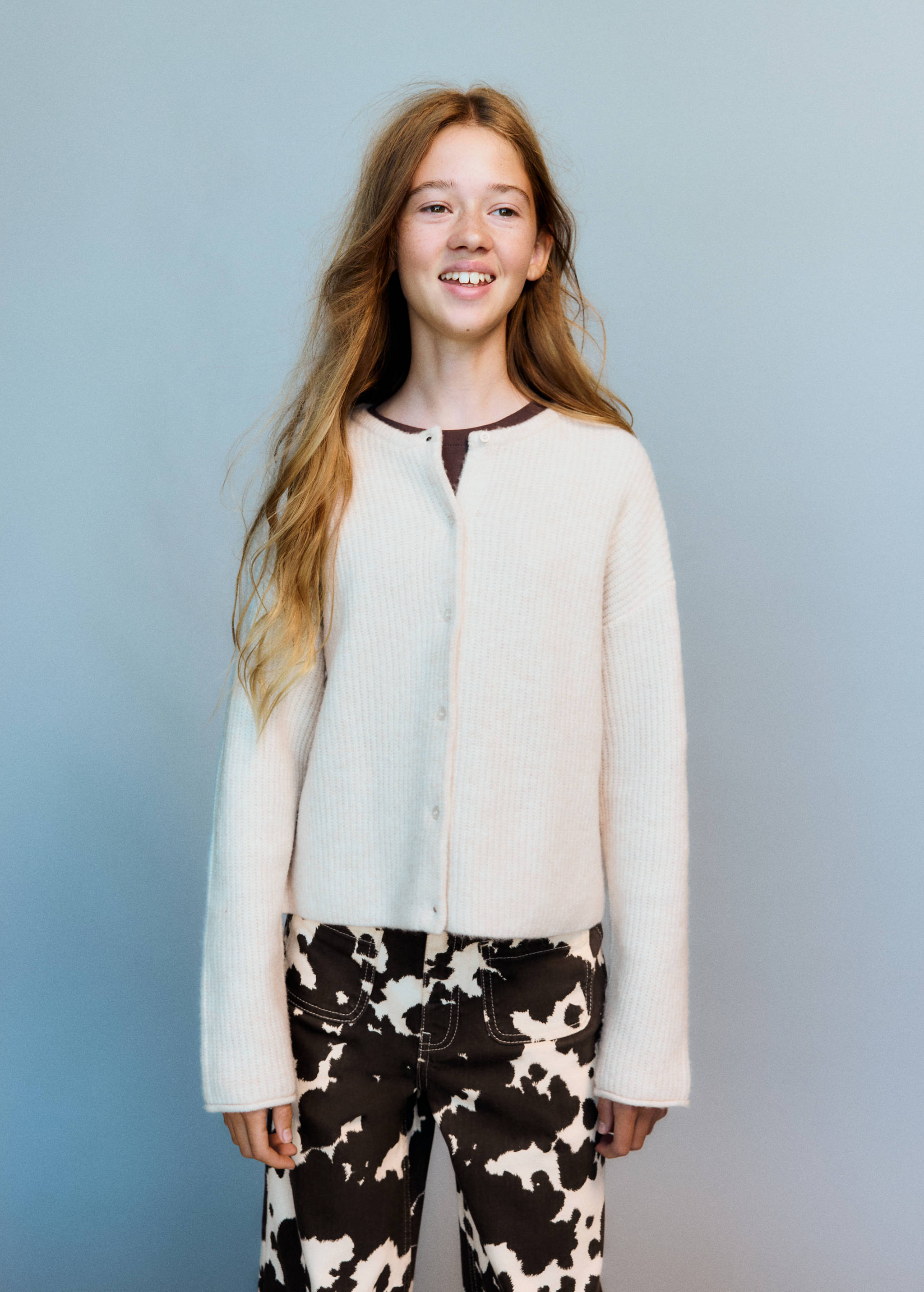 Buttoned knit cardigan - General plane