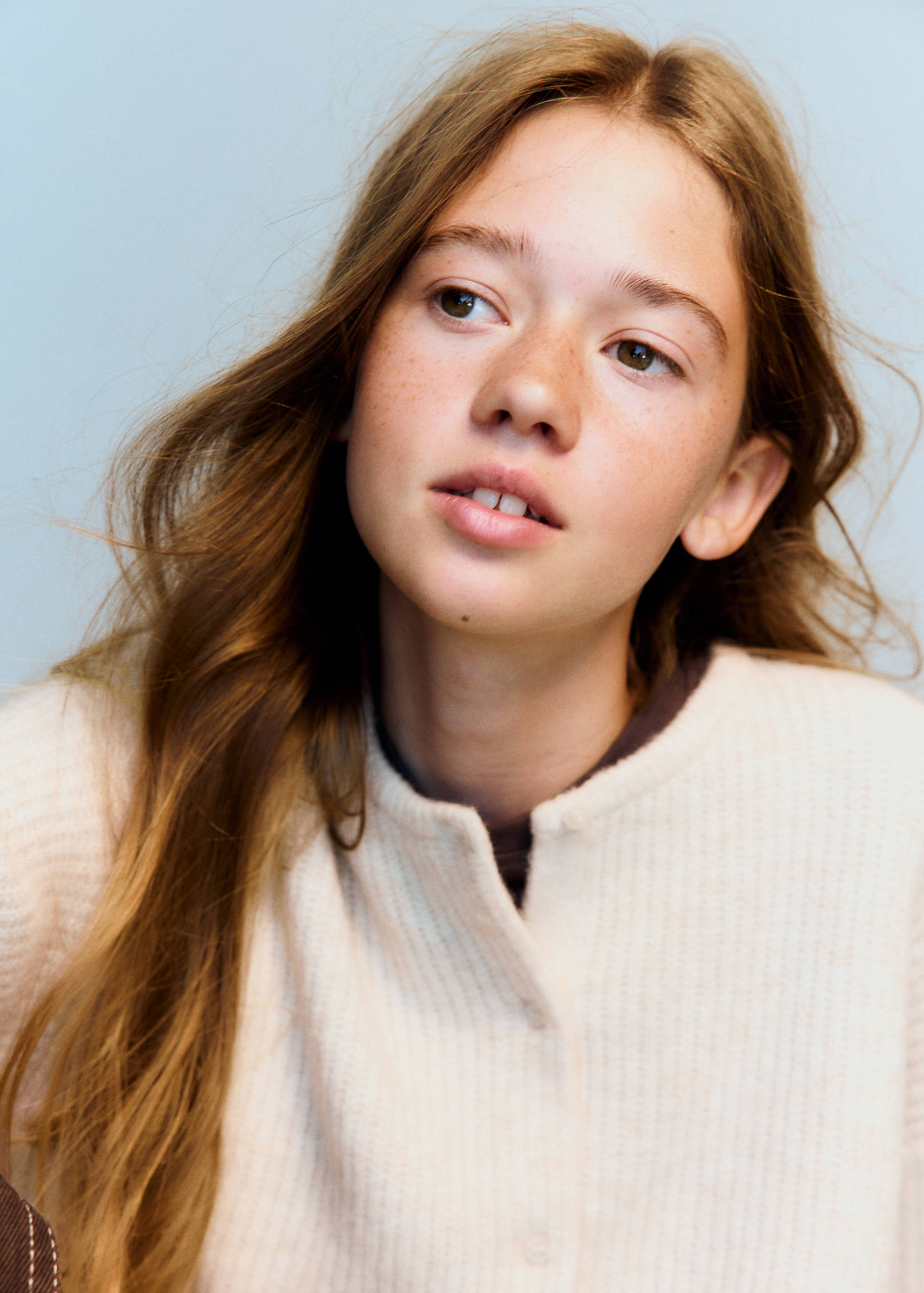 Buttoned knit cardigan - Details of the article 1